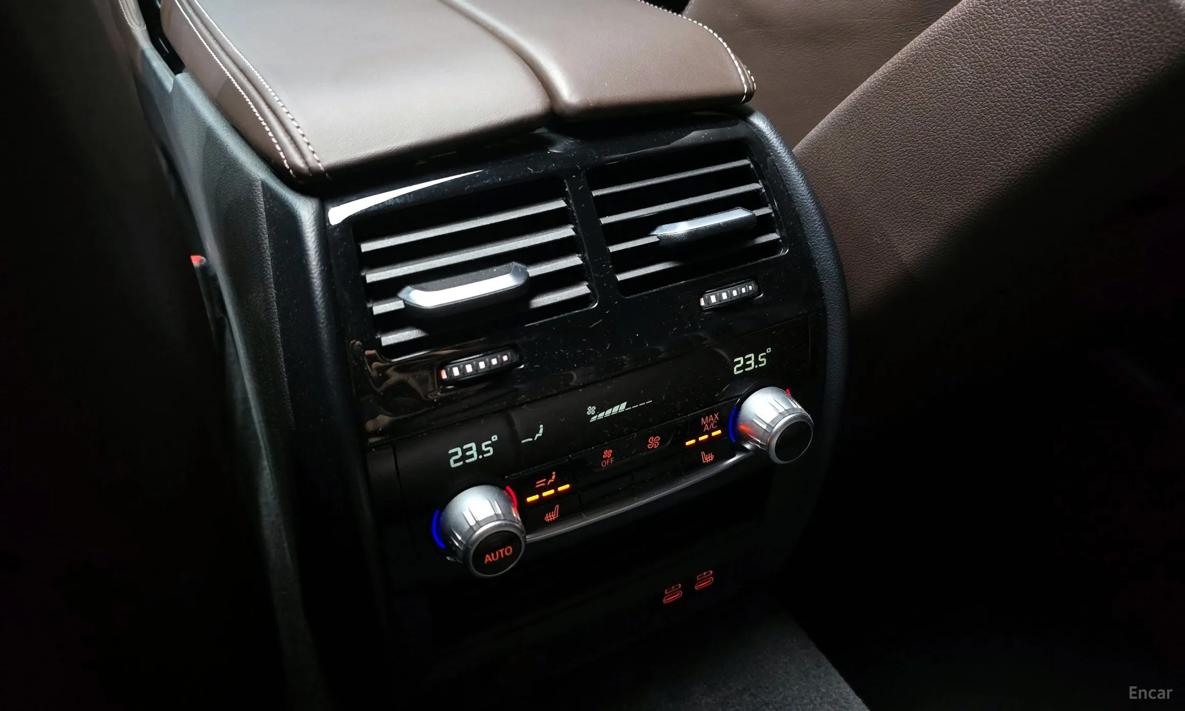 BMW 5 Series (G30) превью 19