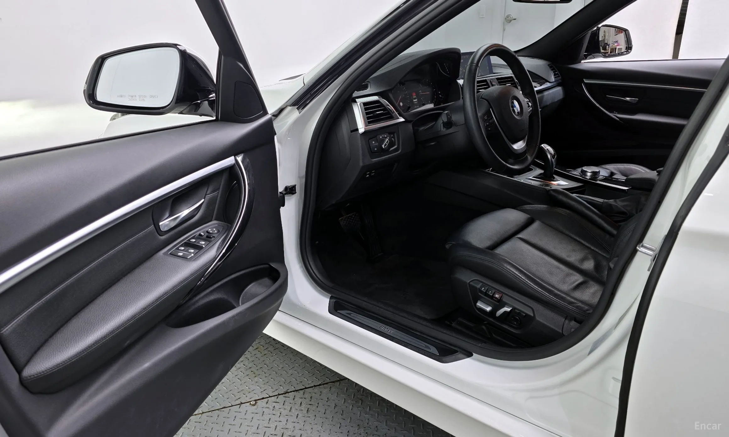 BMW 3 Series (F30) превью 10