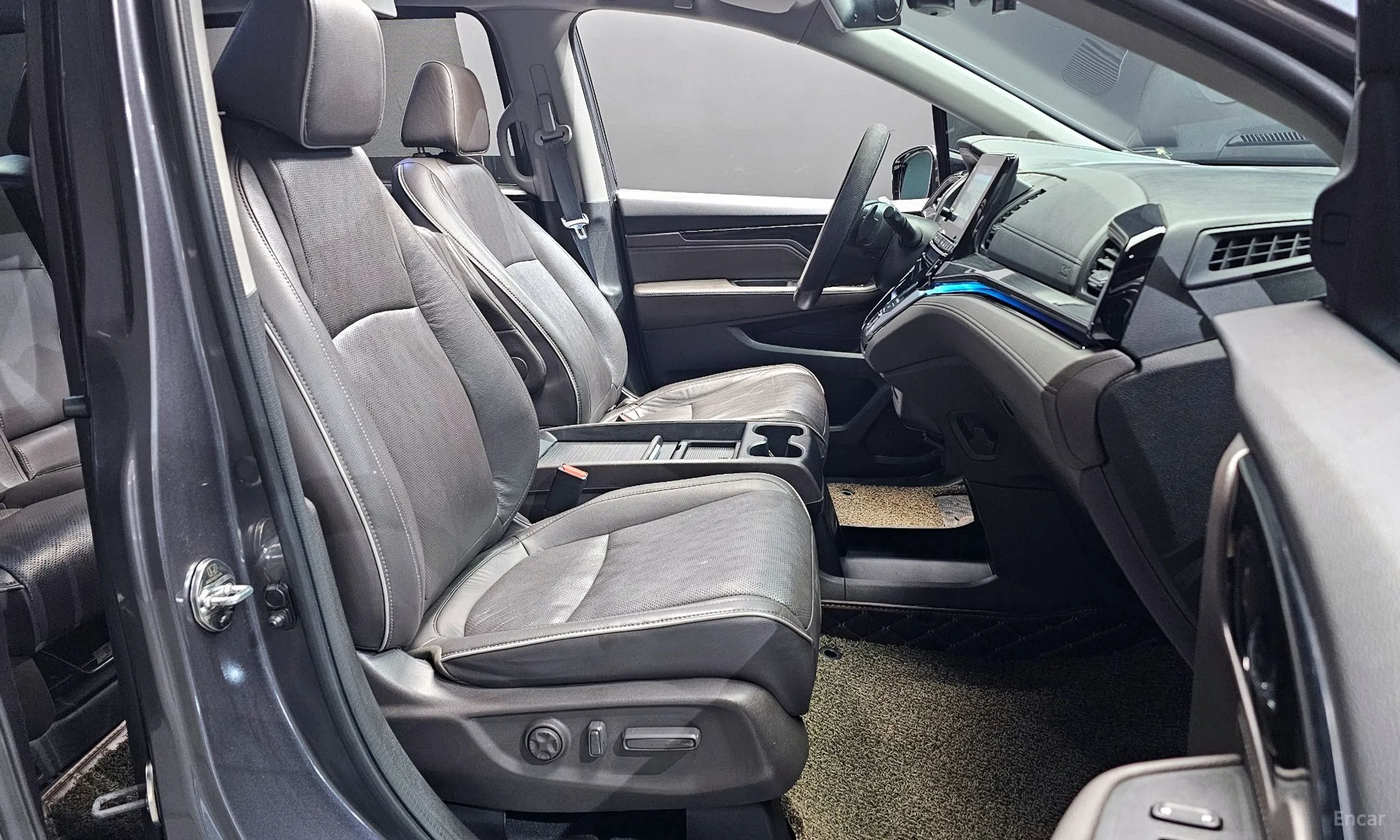 Honda Odyssey превью 11