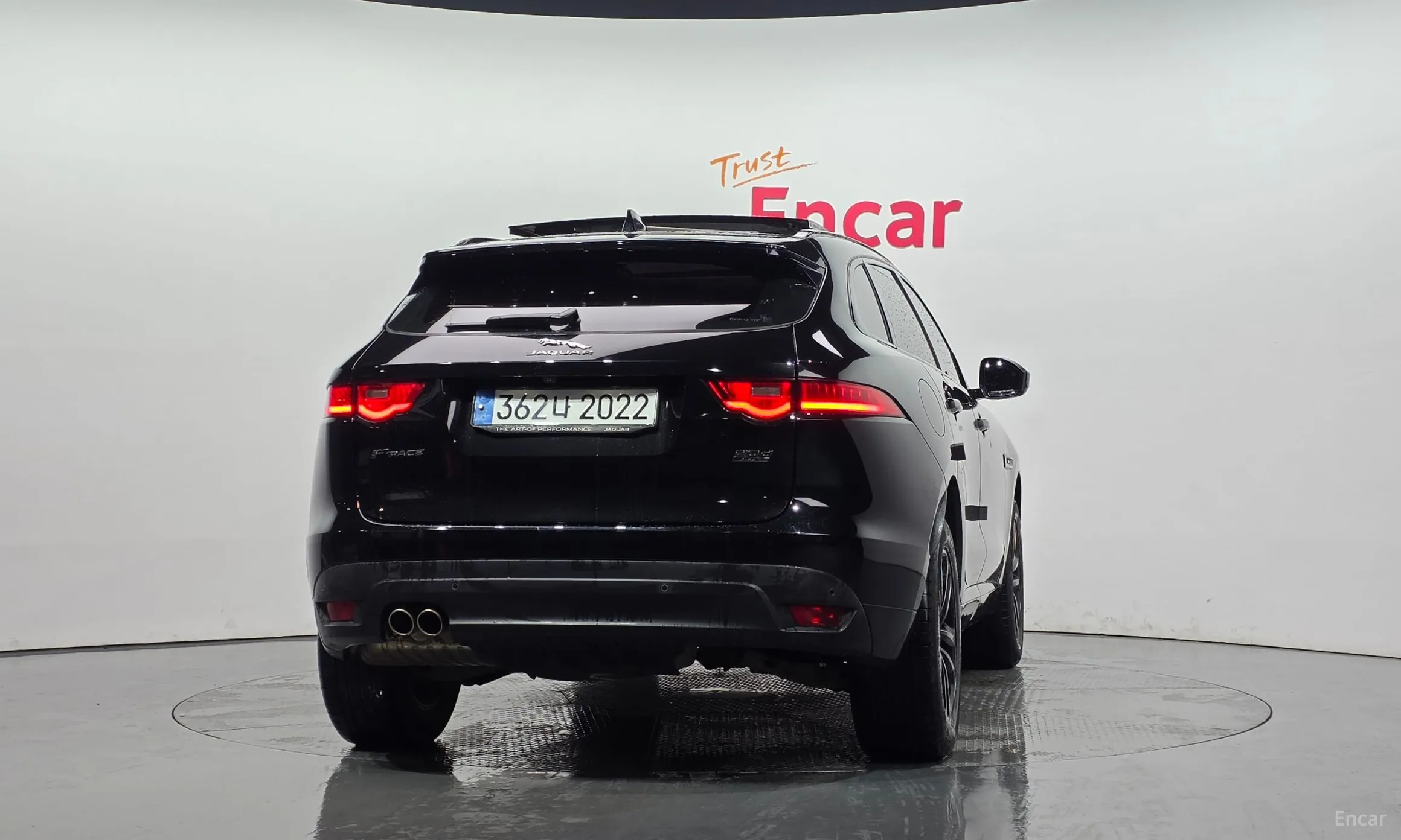 Jaguar F-PACE превью 4
