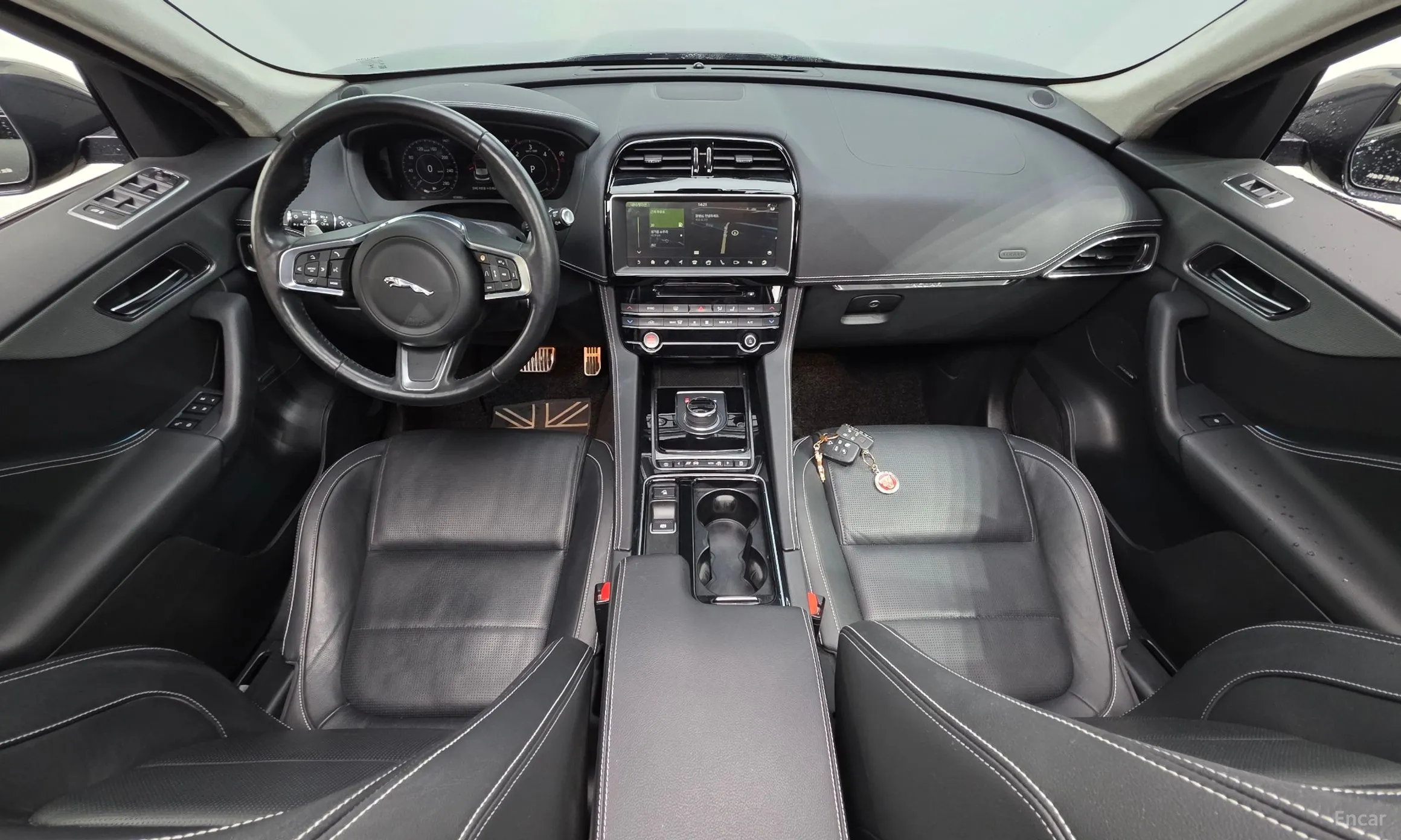 Jaguar F-PACE превью 7