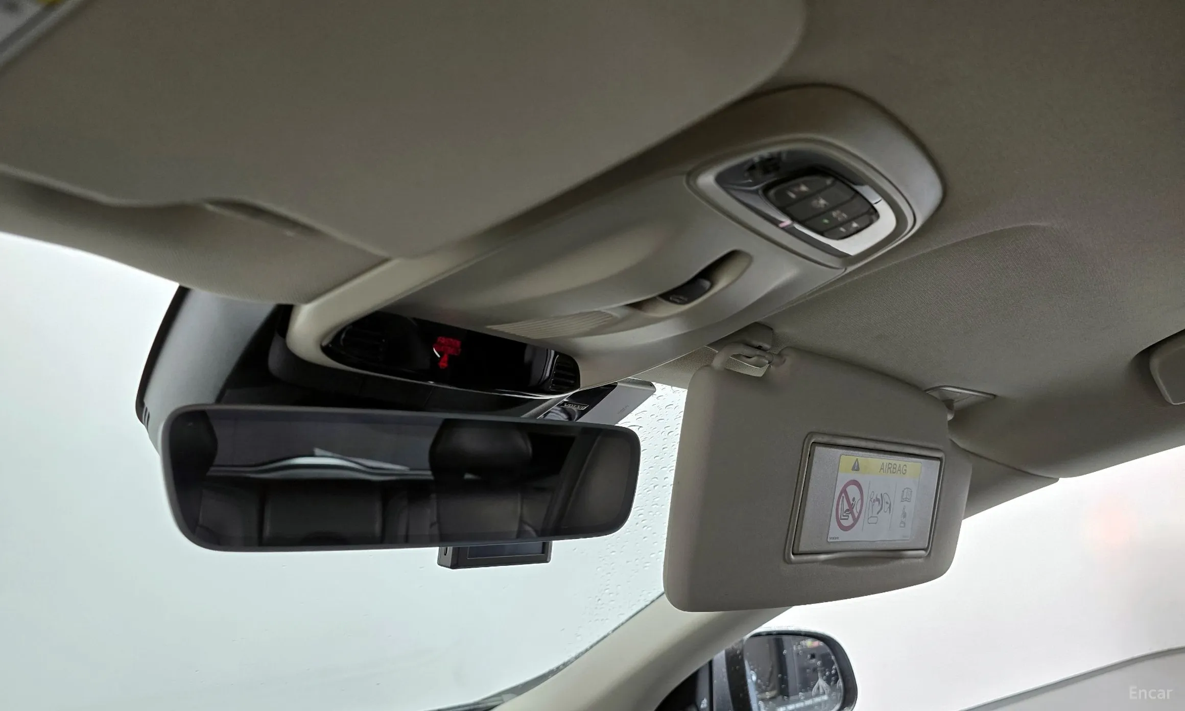 Volvo V40 превью 18