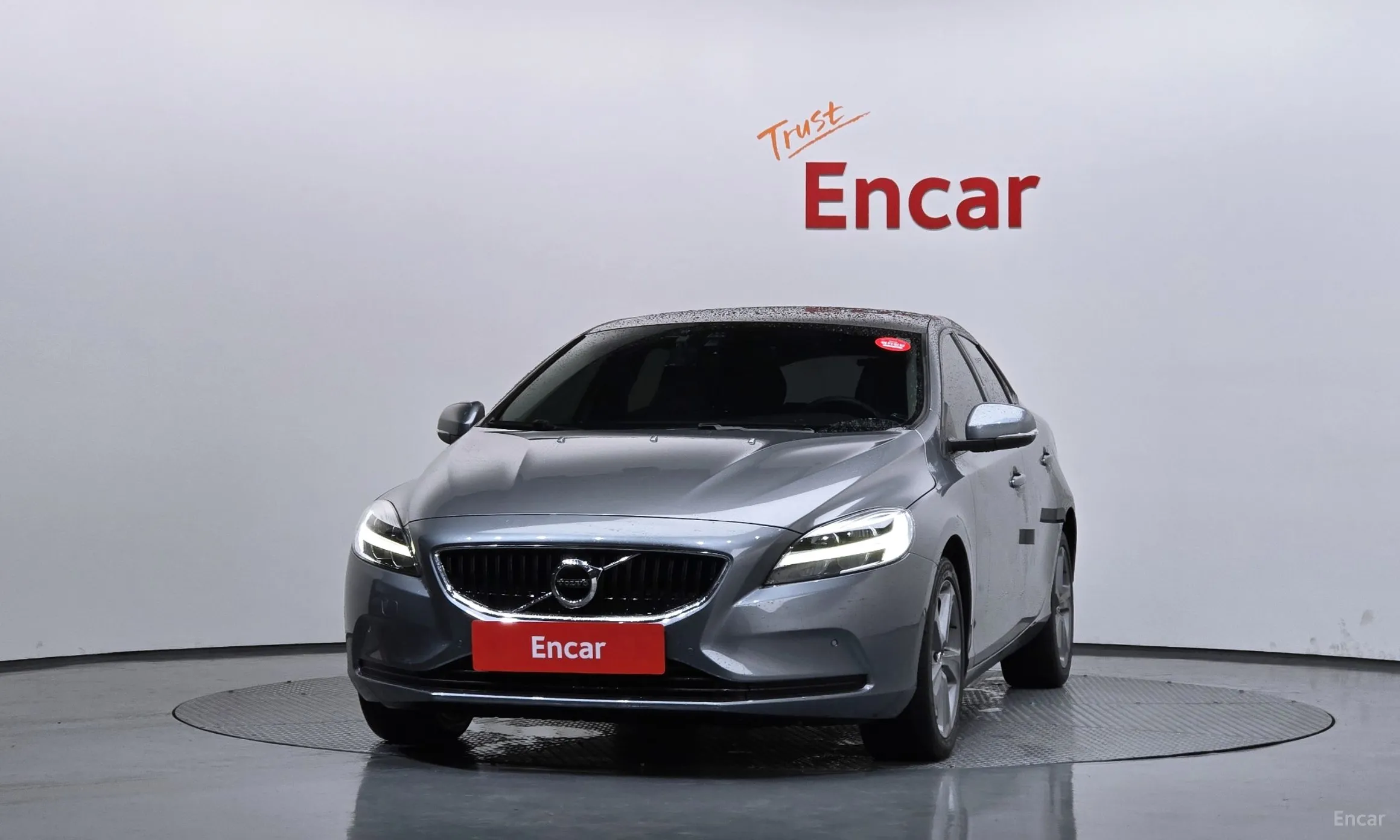 Volvo V40 превью 3
