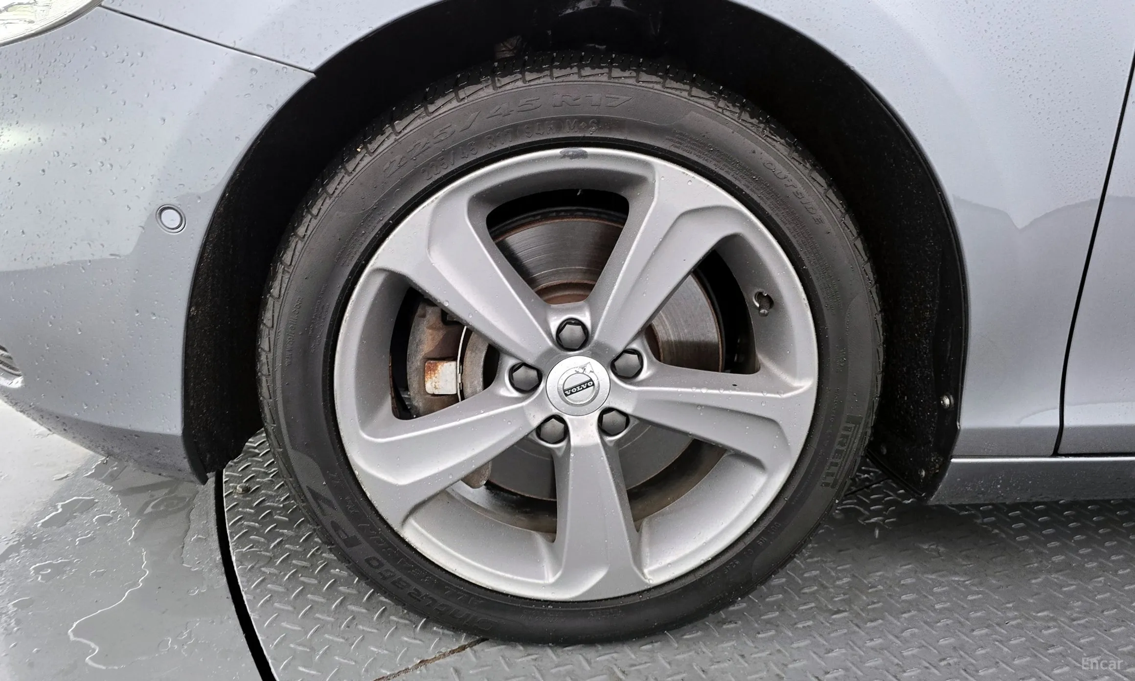 Volvo V40 превью 5