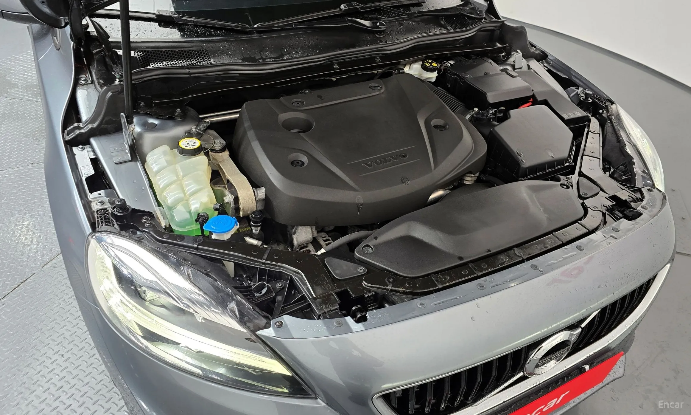 Volvo V40 превью 6