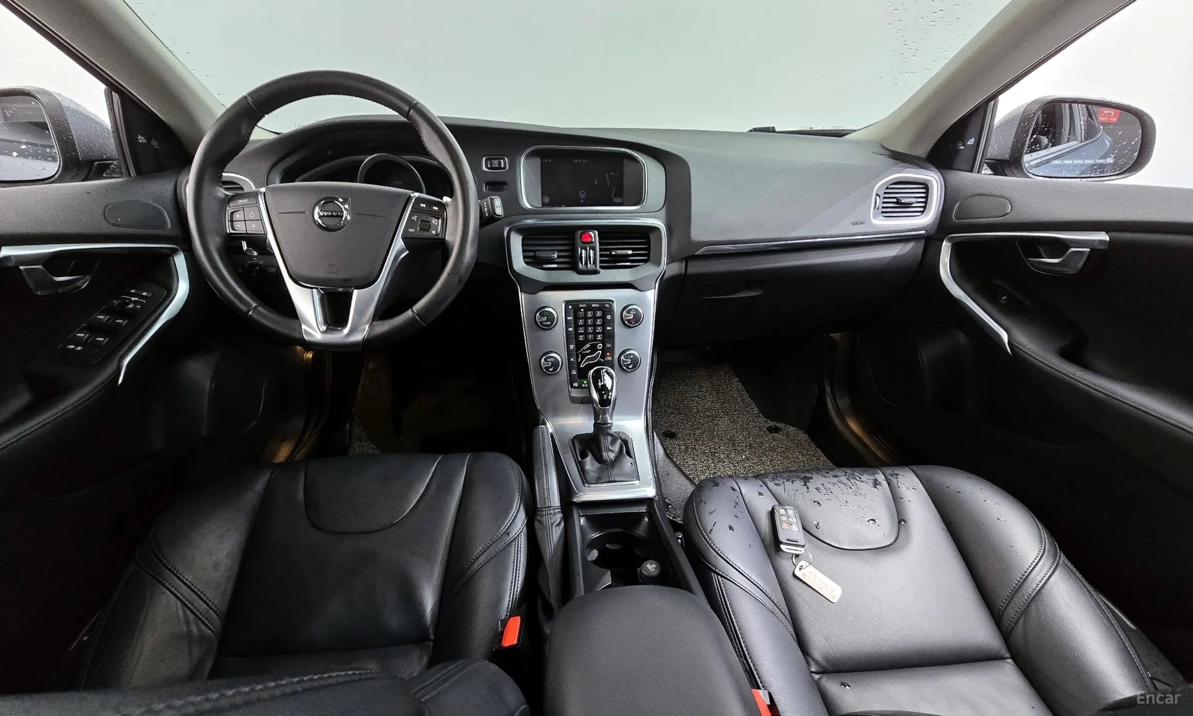 Volvo V40 превью 7