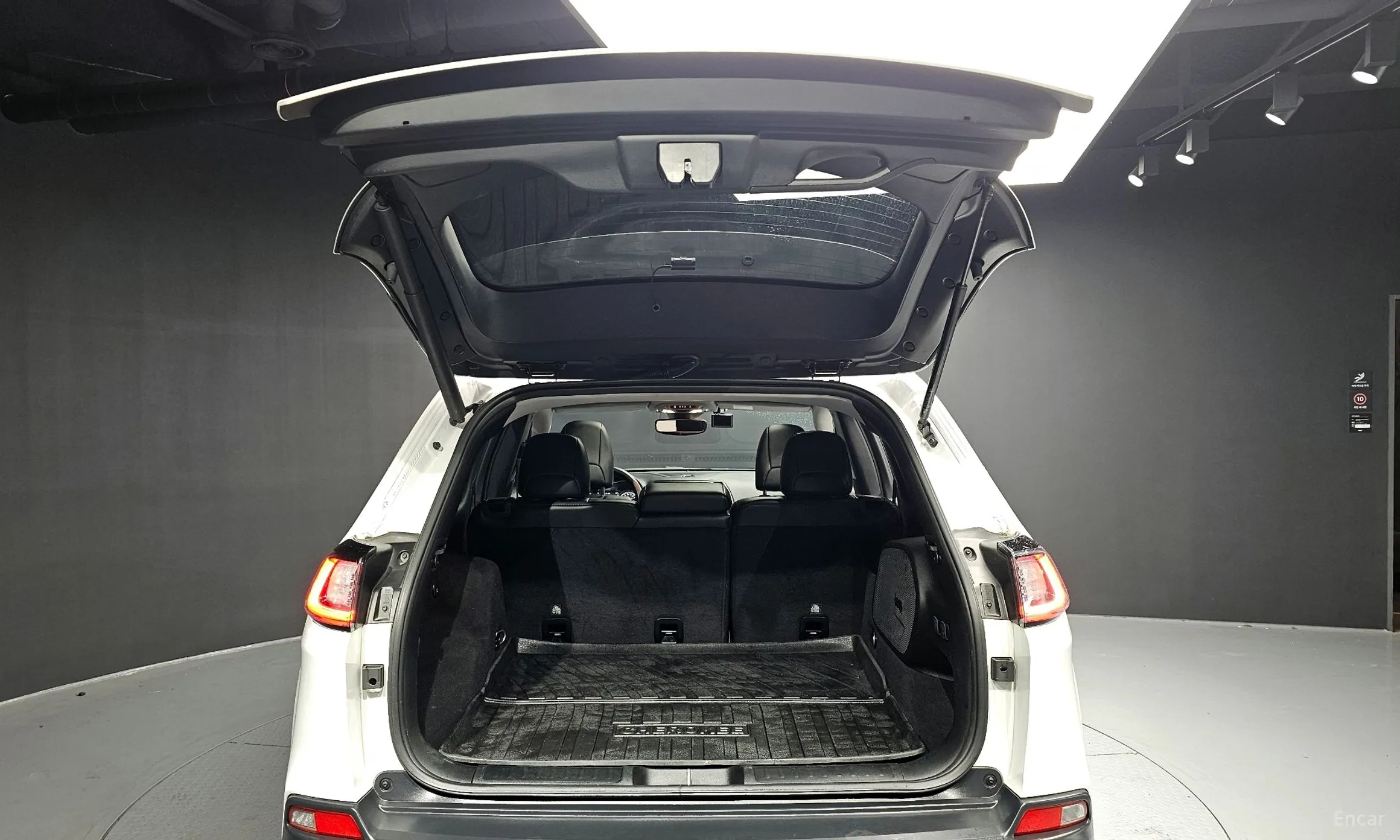 Jeep Cherokee (KL) превью 20
