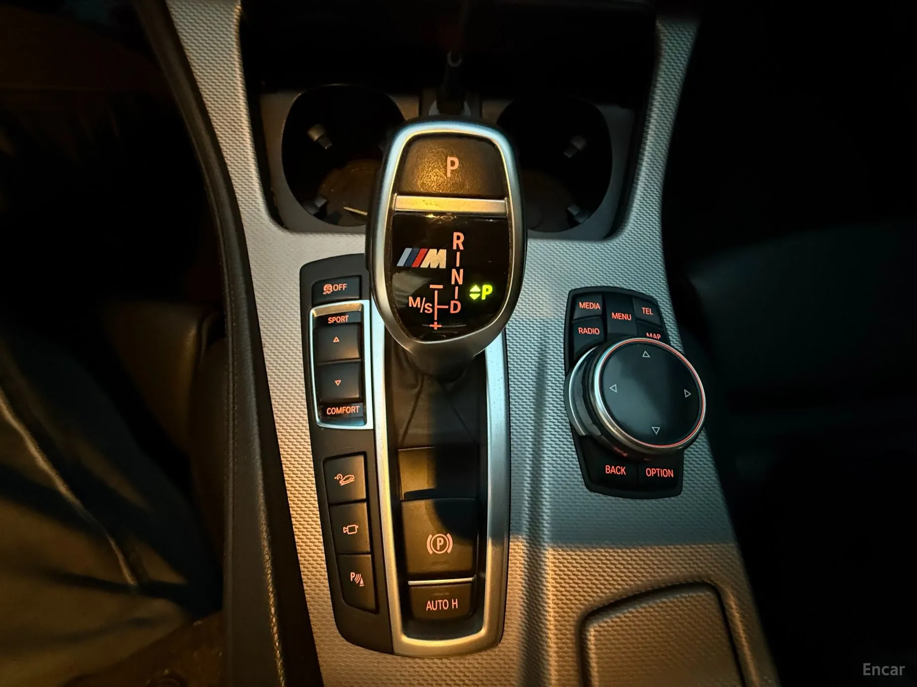 BMW 5 Series (F10) превью 9