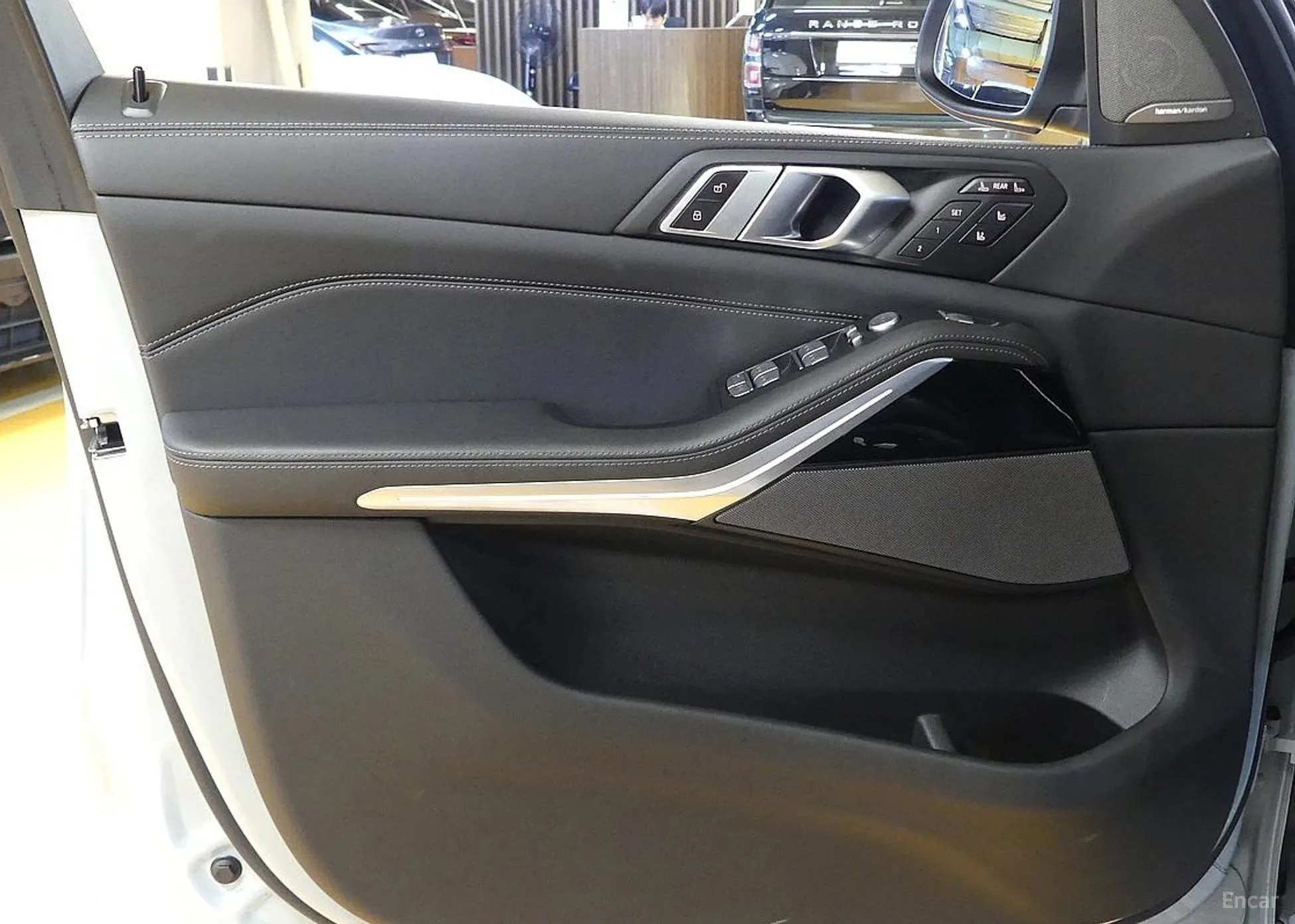 BMW X7 (G07) превью 11