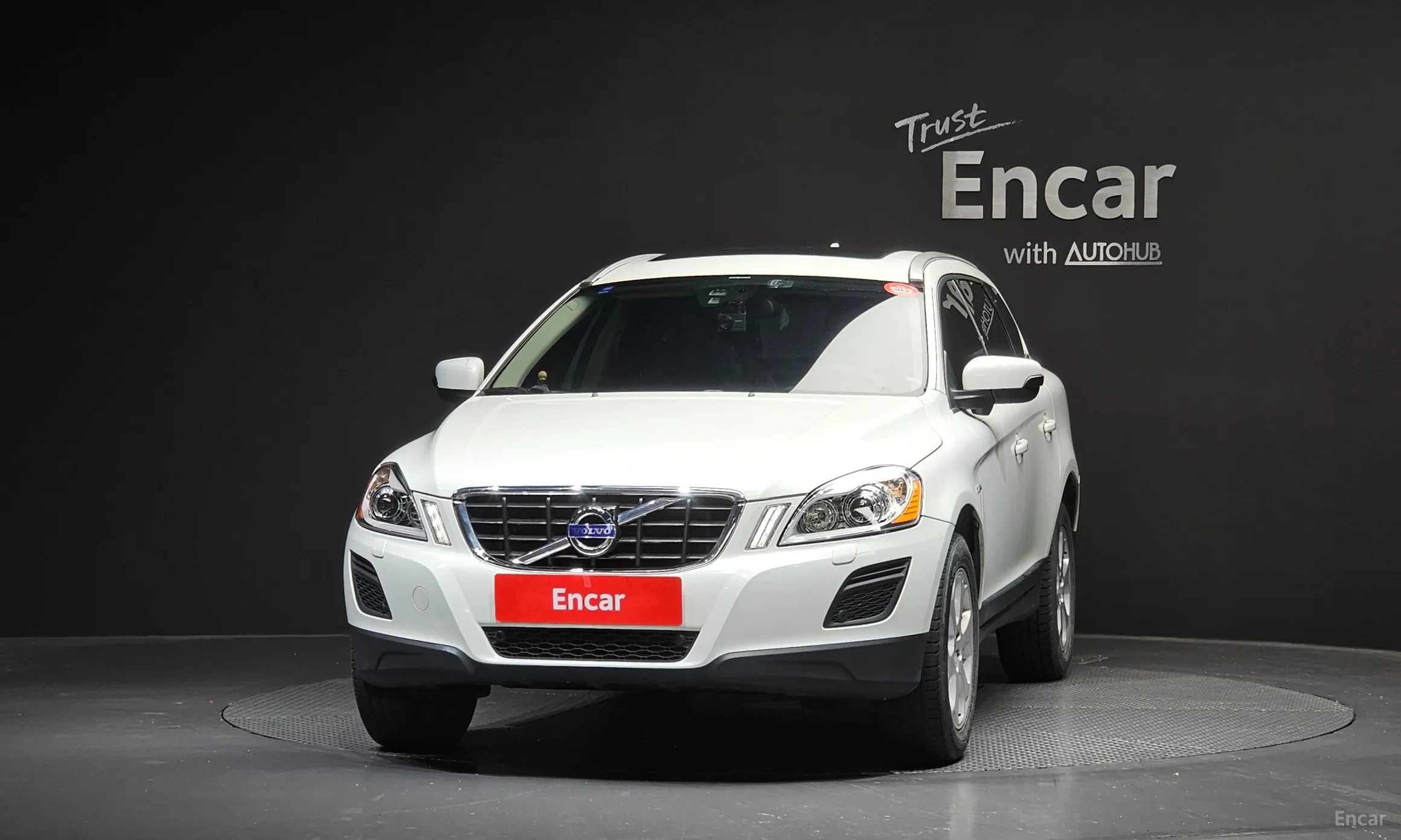Volvo XC60 превью 3