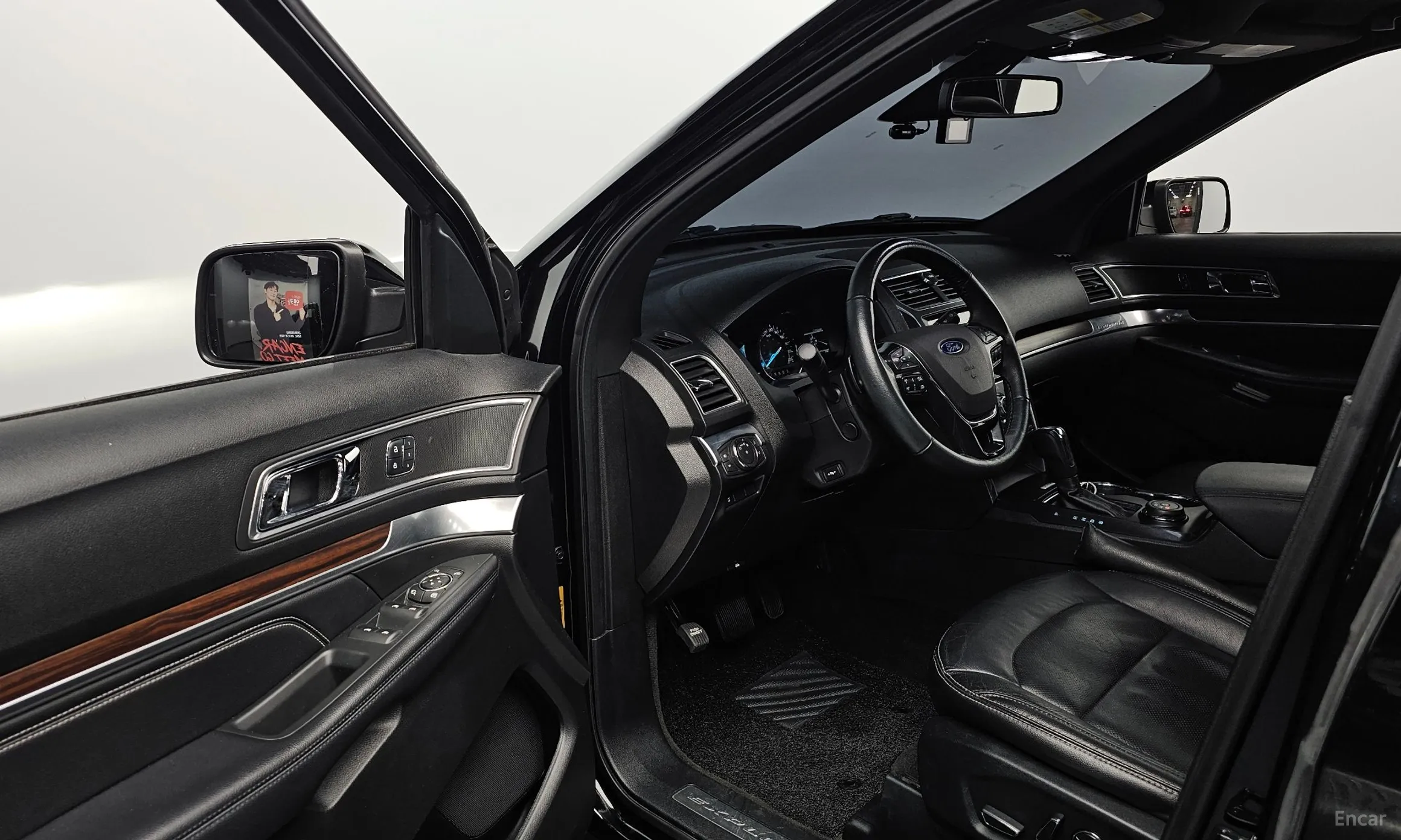 Ford Explorer превью 10