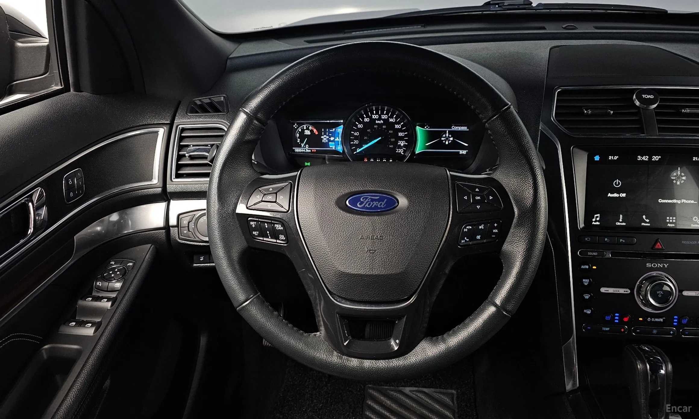 Ford Explorer превью 12