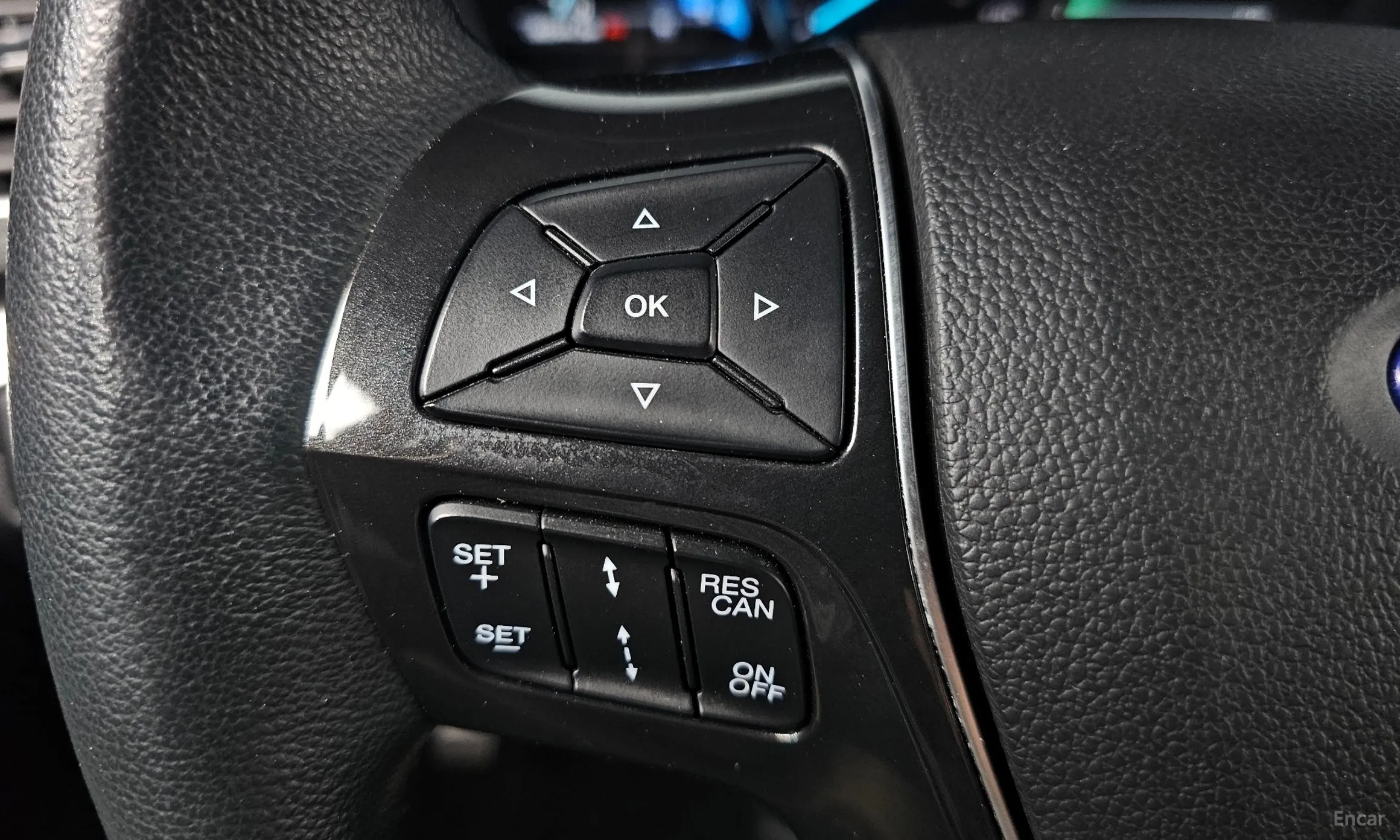 Ford Explorer превью 18