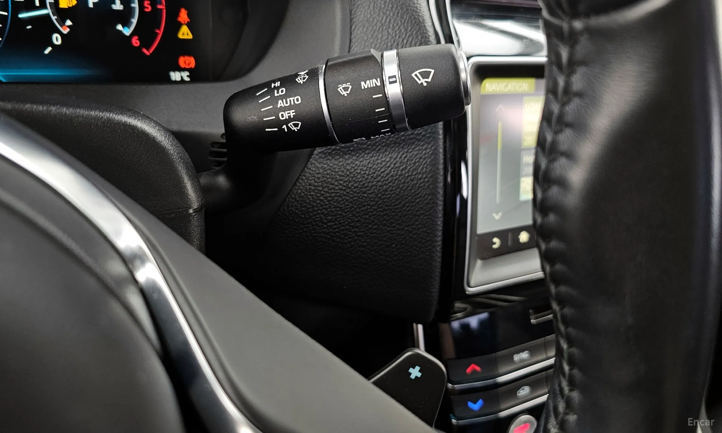 Jaguar XE превью 15