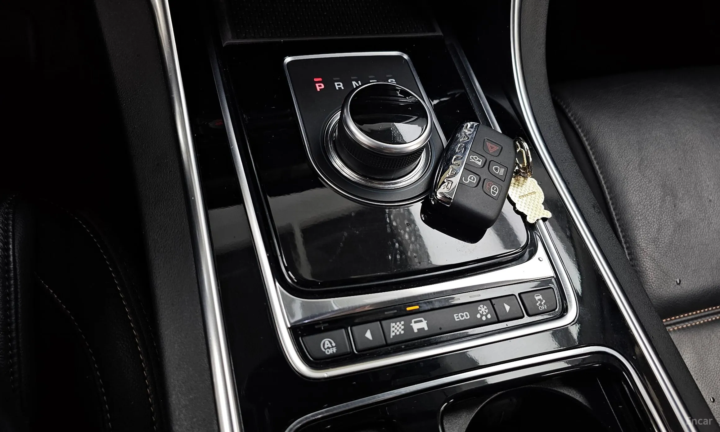Jaguar XE превью 9