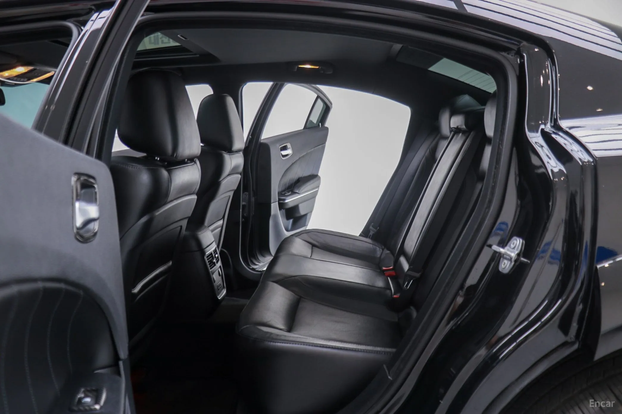 Dodge Charger превью 12