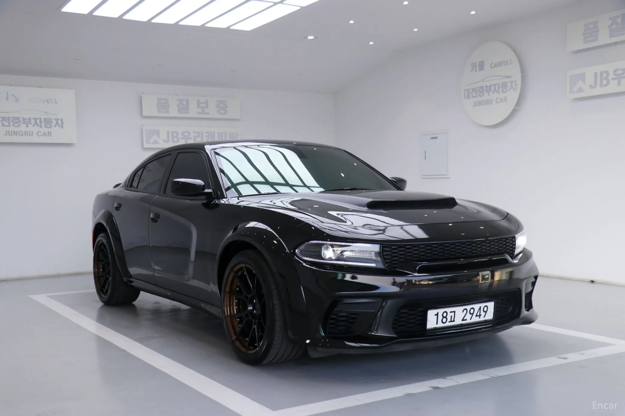 Dodge Charger превью 3