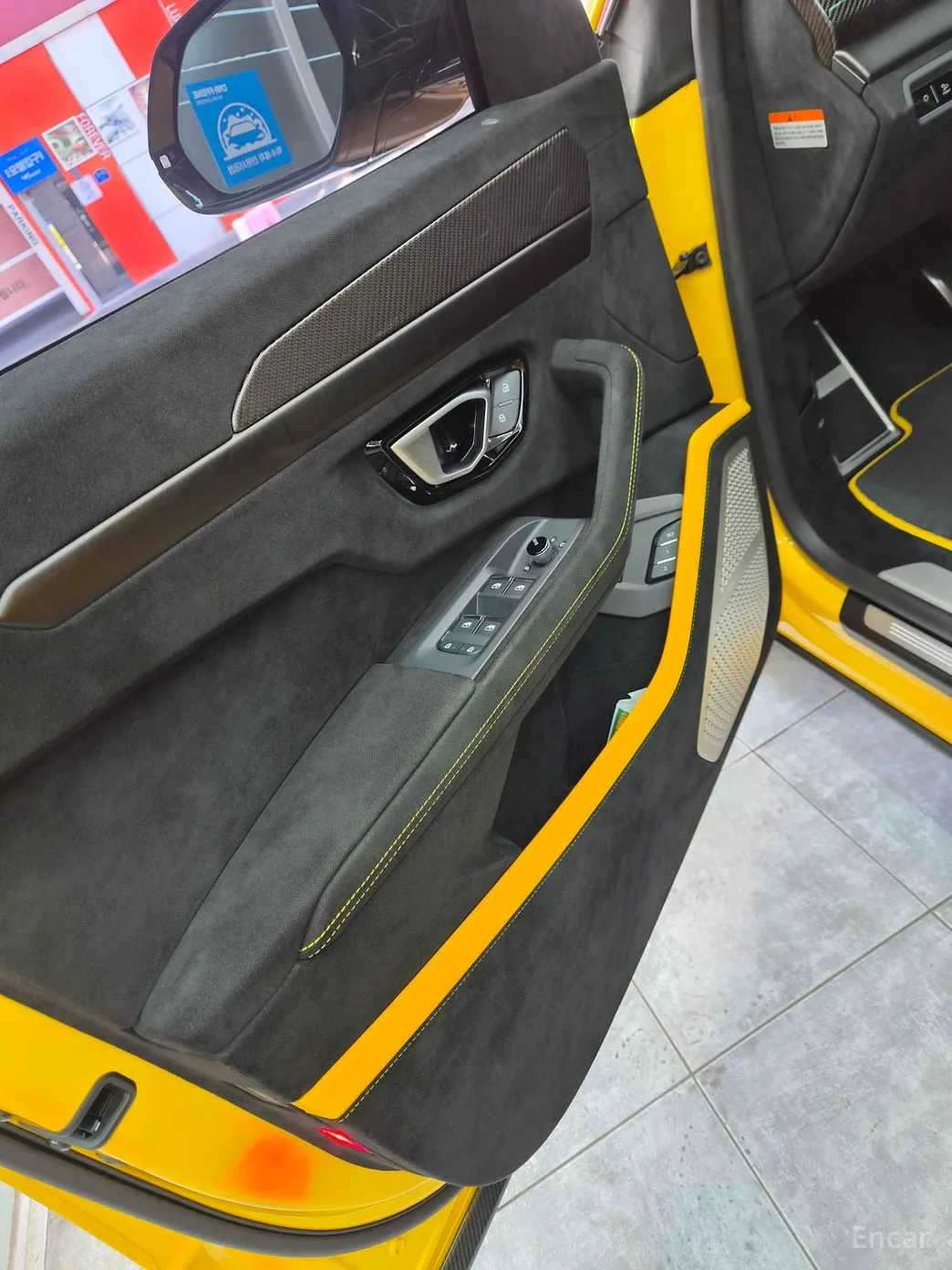 Lamborghini Urus превью 10