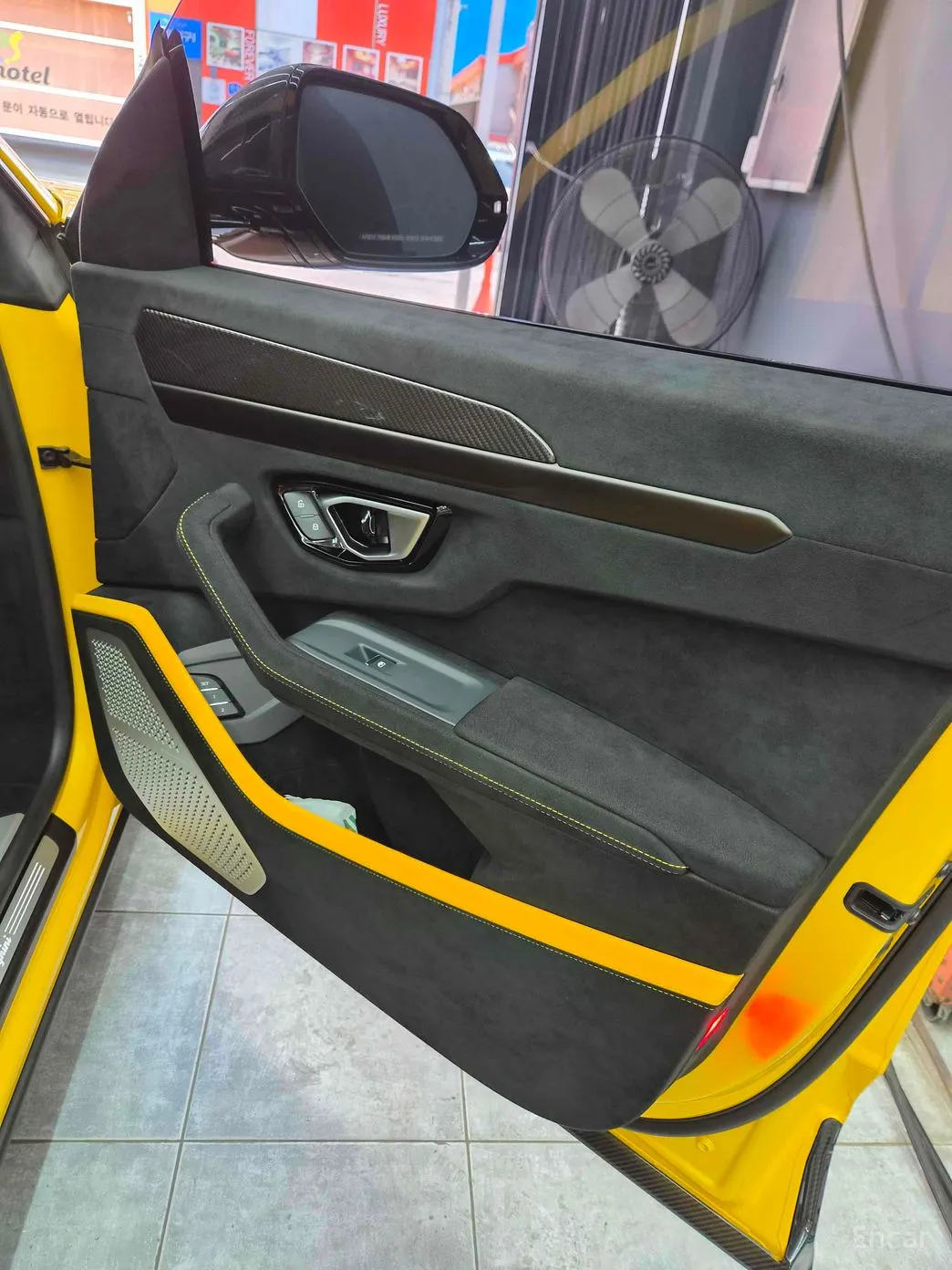 Lamborghini Urus превью 16