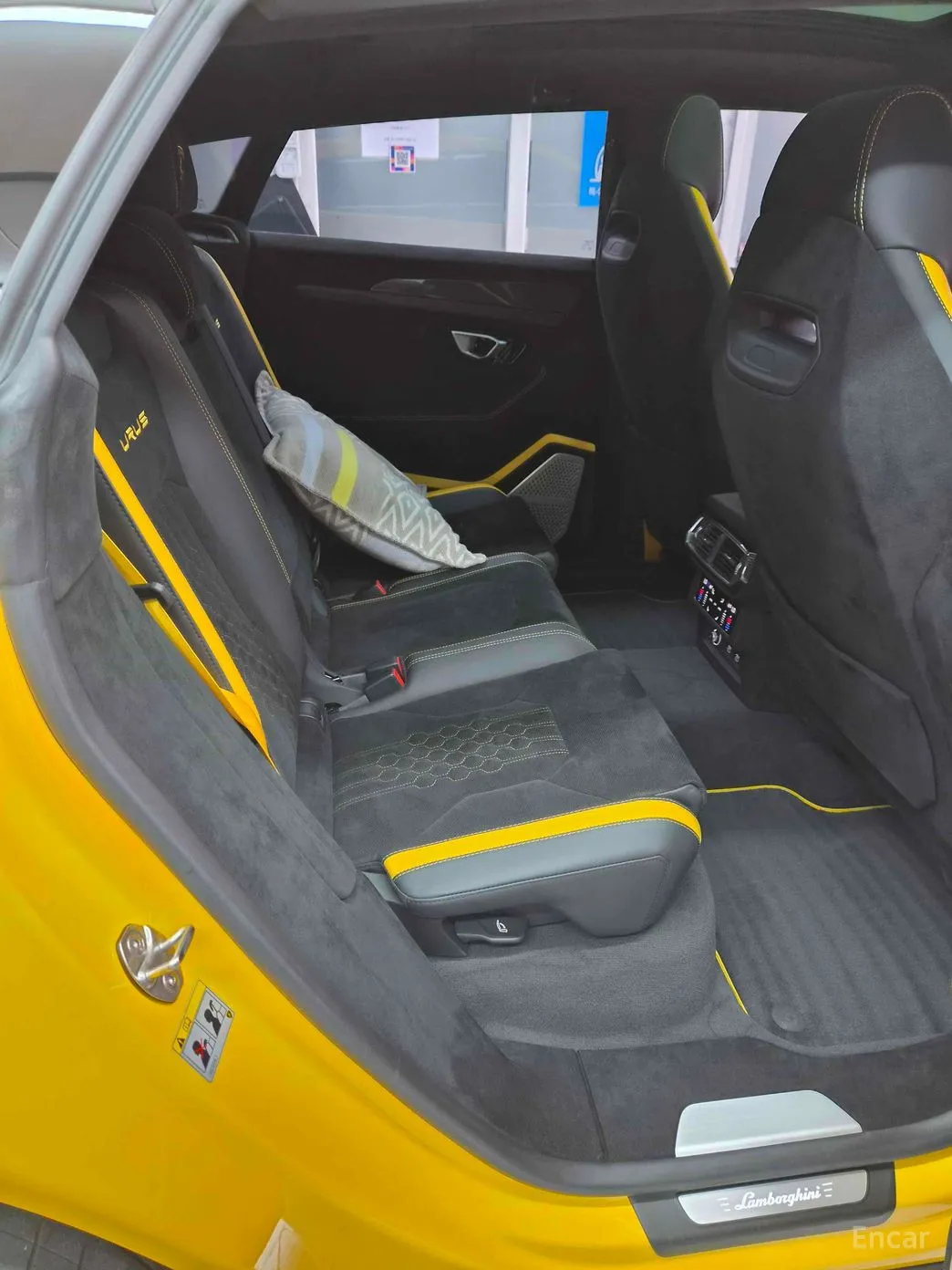 Lamborghini Urus превью 17