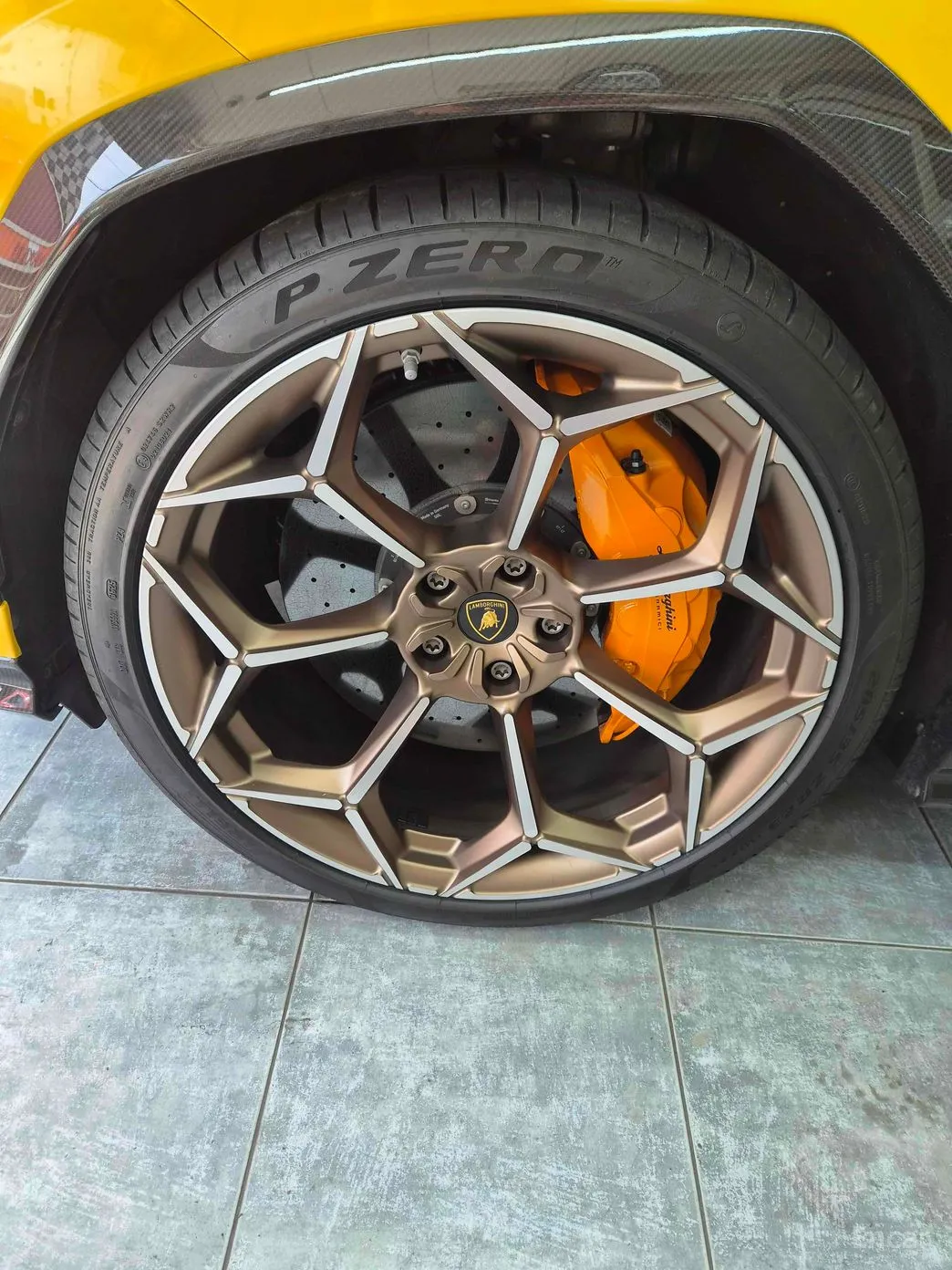 Lamborghini Urus превью 19