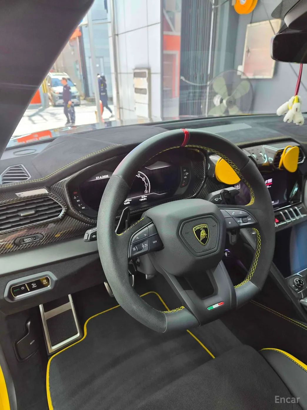 Lamborghini Urus превью 7