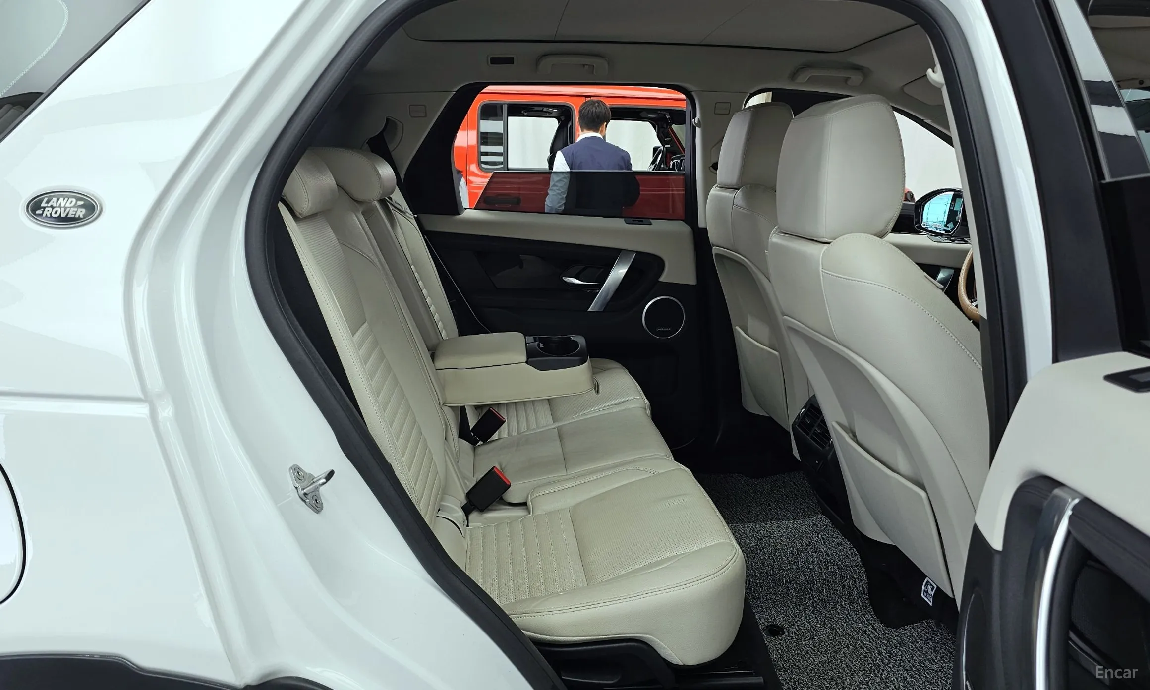Land Rover Discovery Sports превью 12