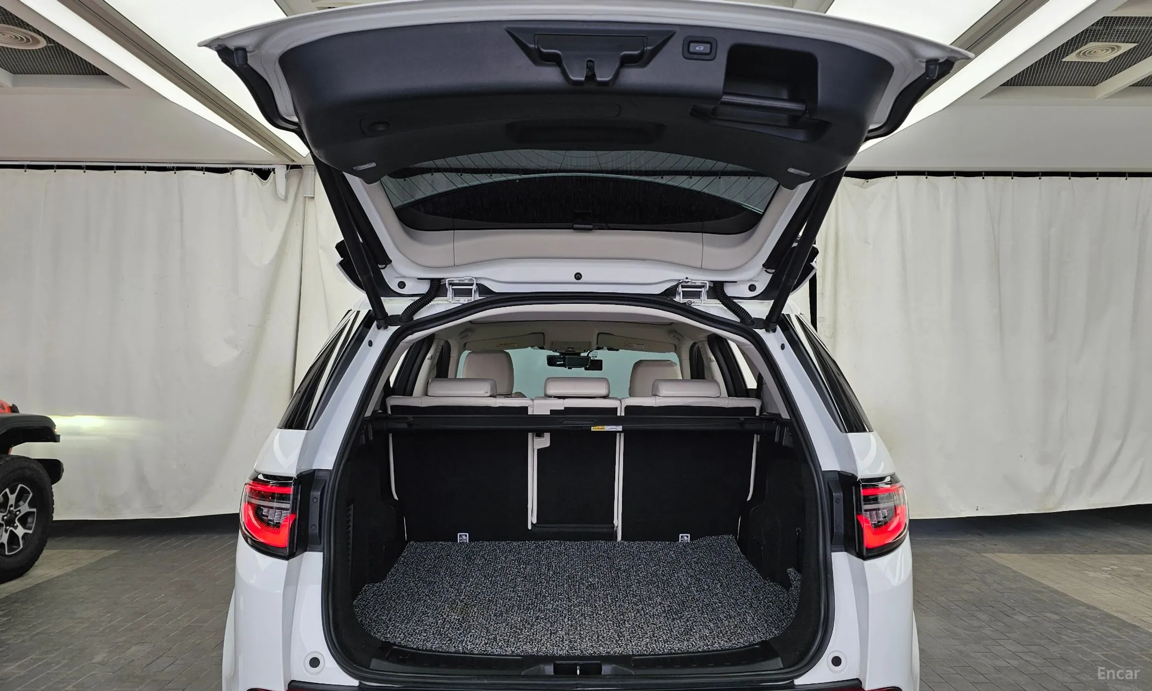 Land Rover Discovery Sports превью 20