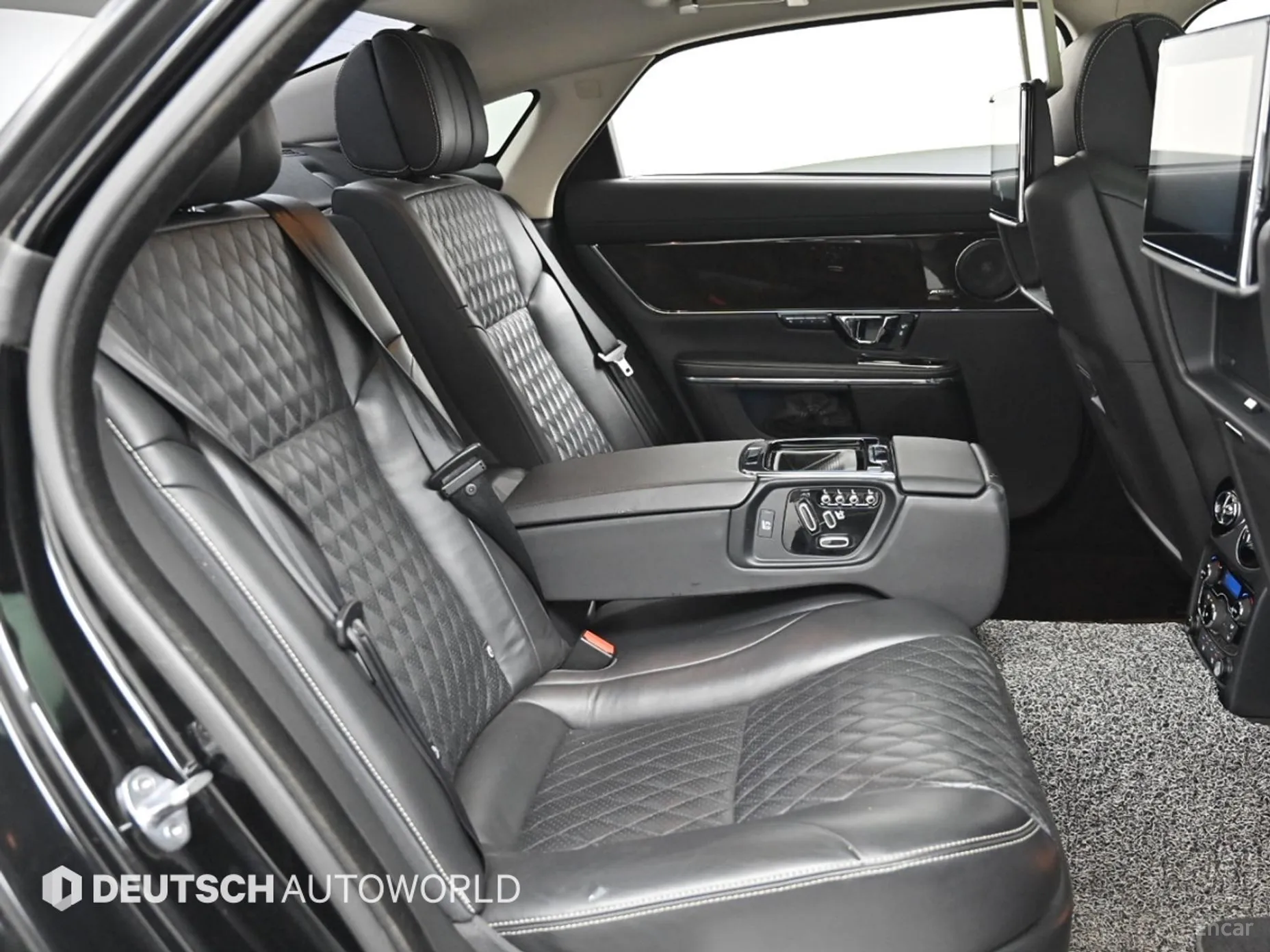 Jaguar All New XJ превью 12