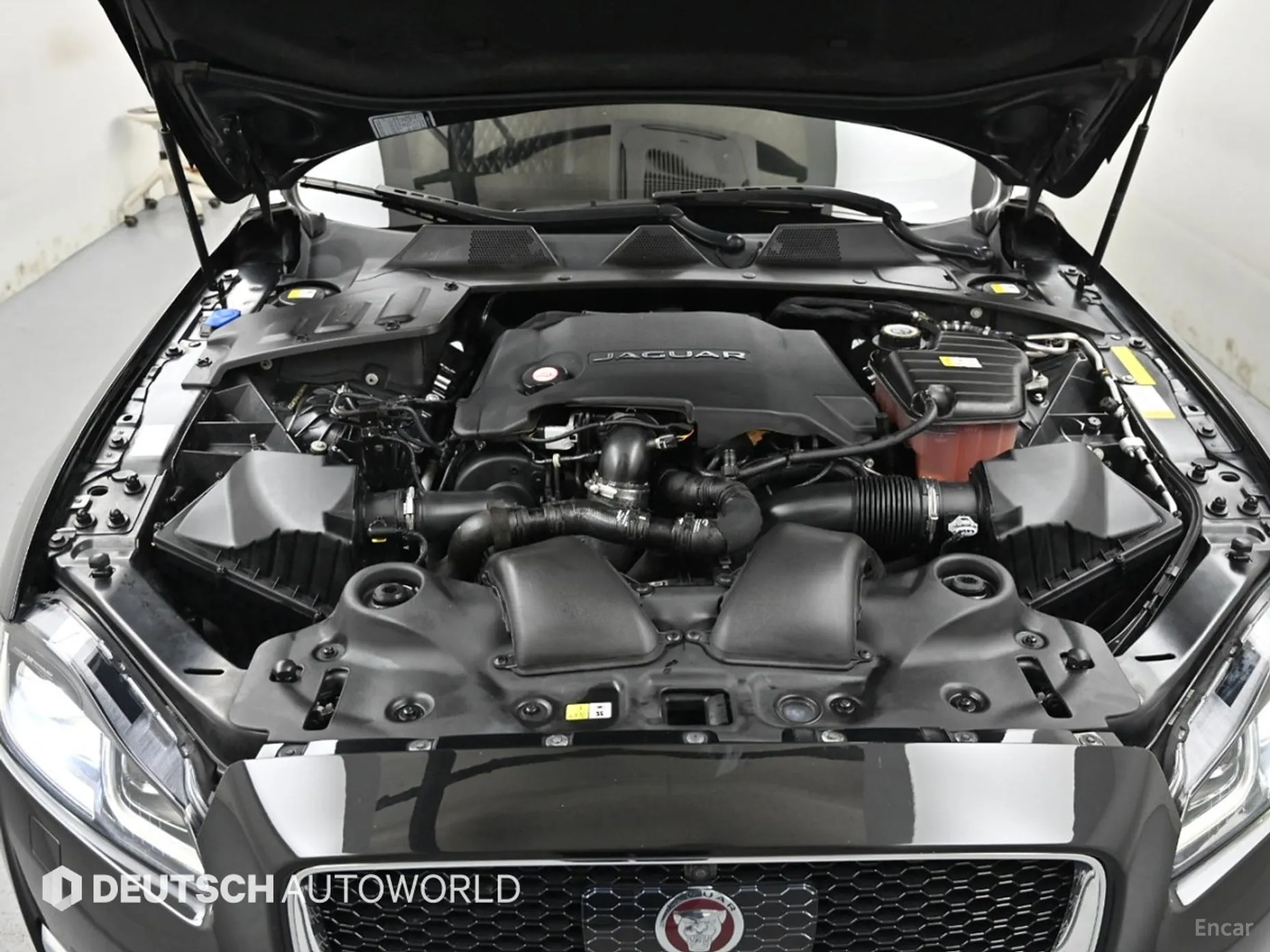 Jaguar All New XJ превью 6