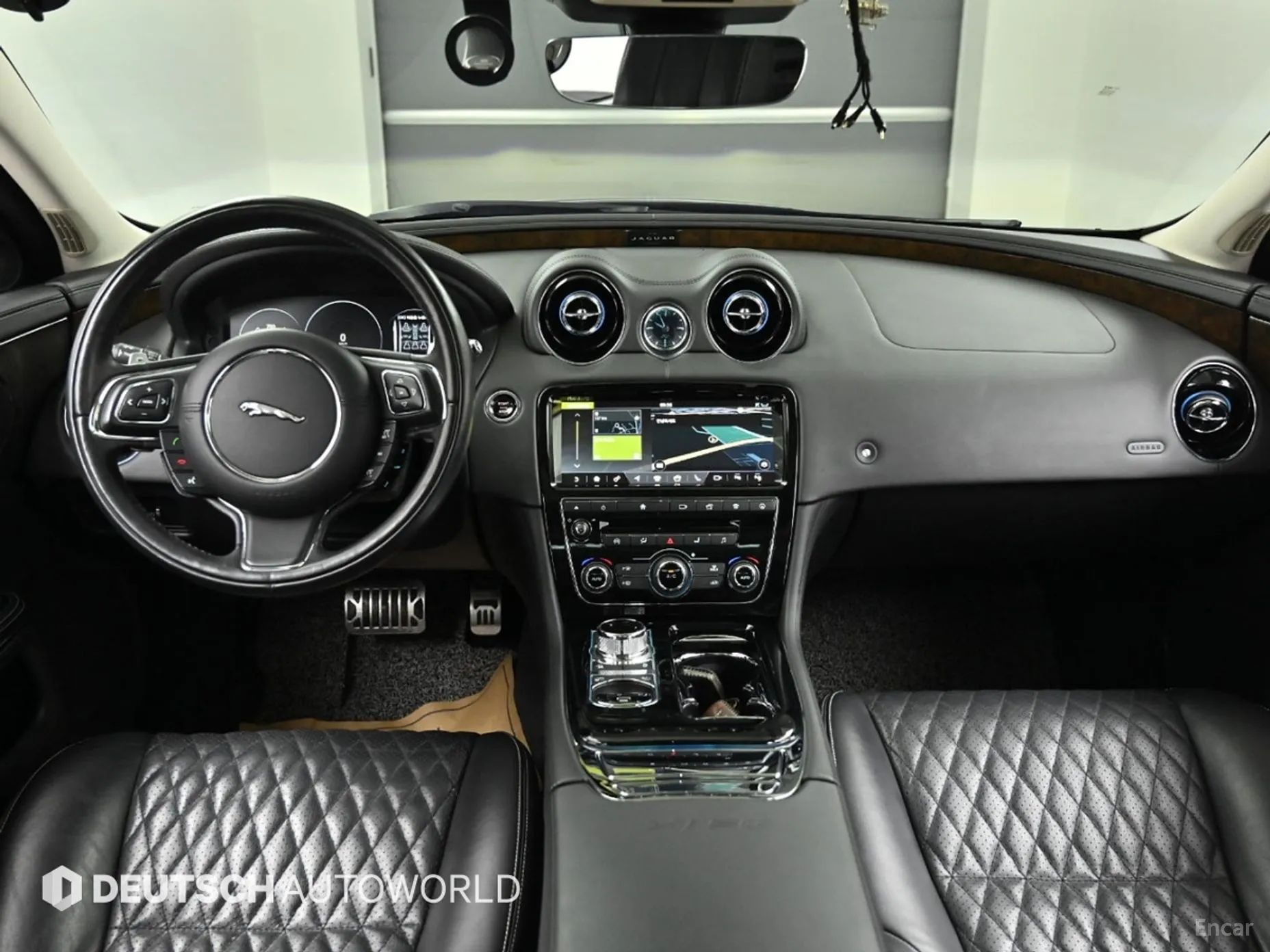 Jaguar All New XJ превью 7