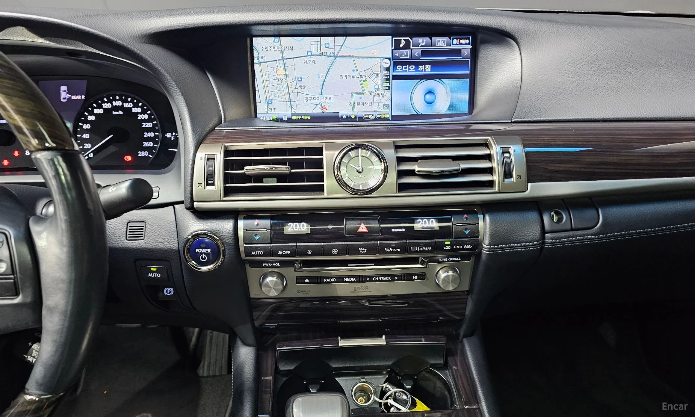 Lexus LS600hL превью 13