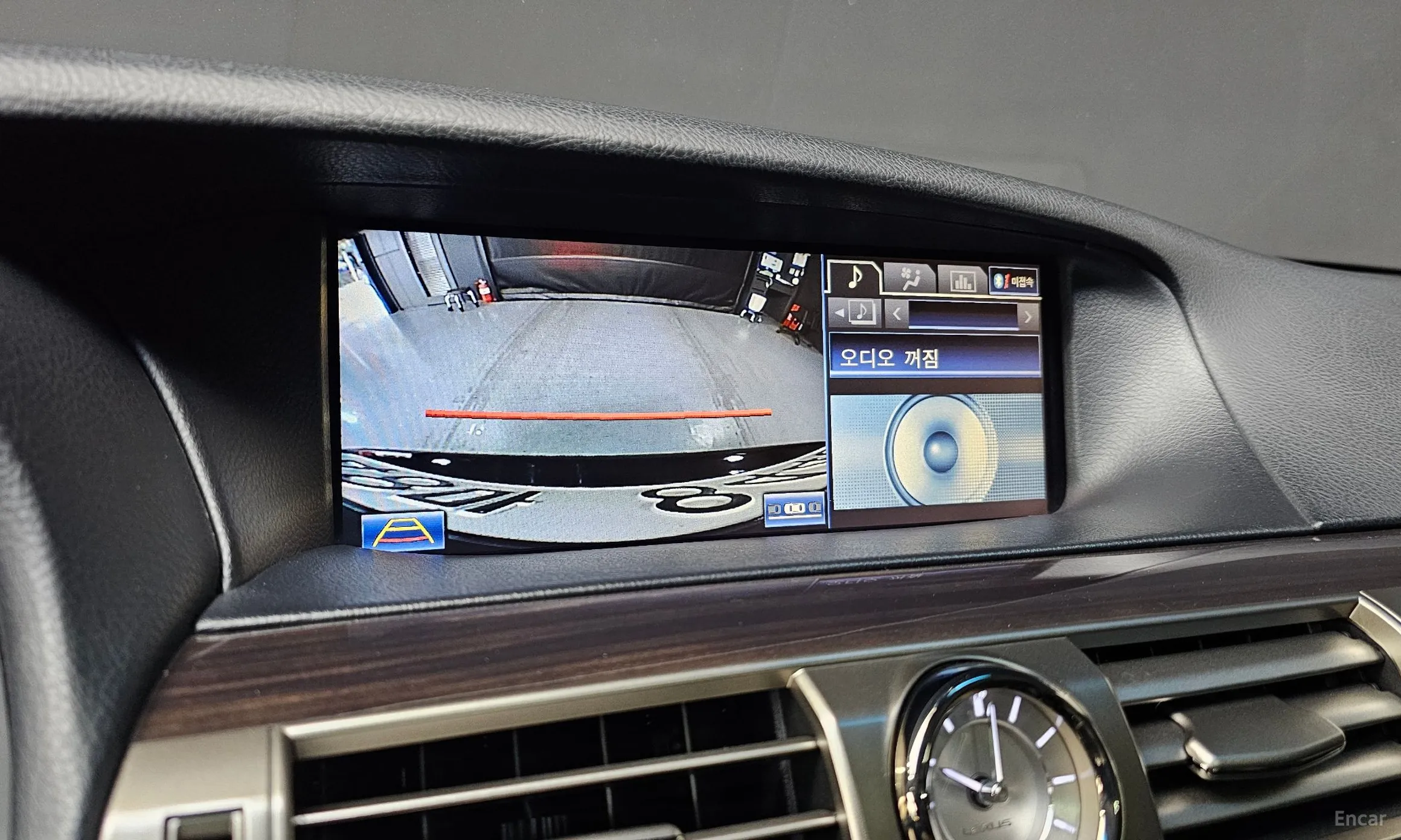 Lexus LS600hL превью 14