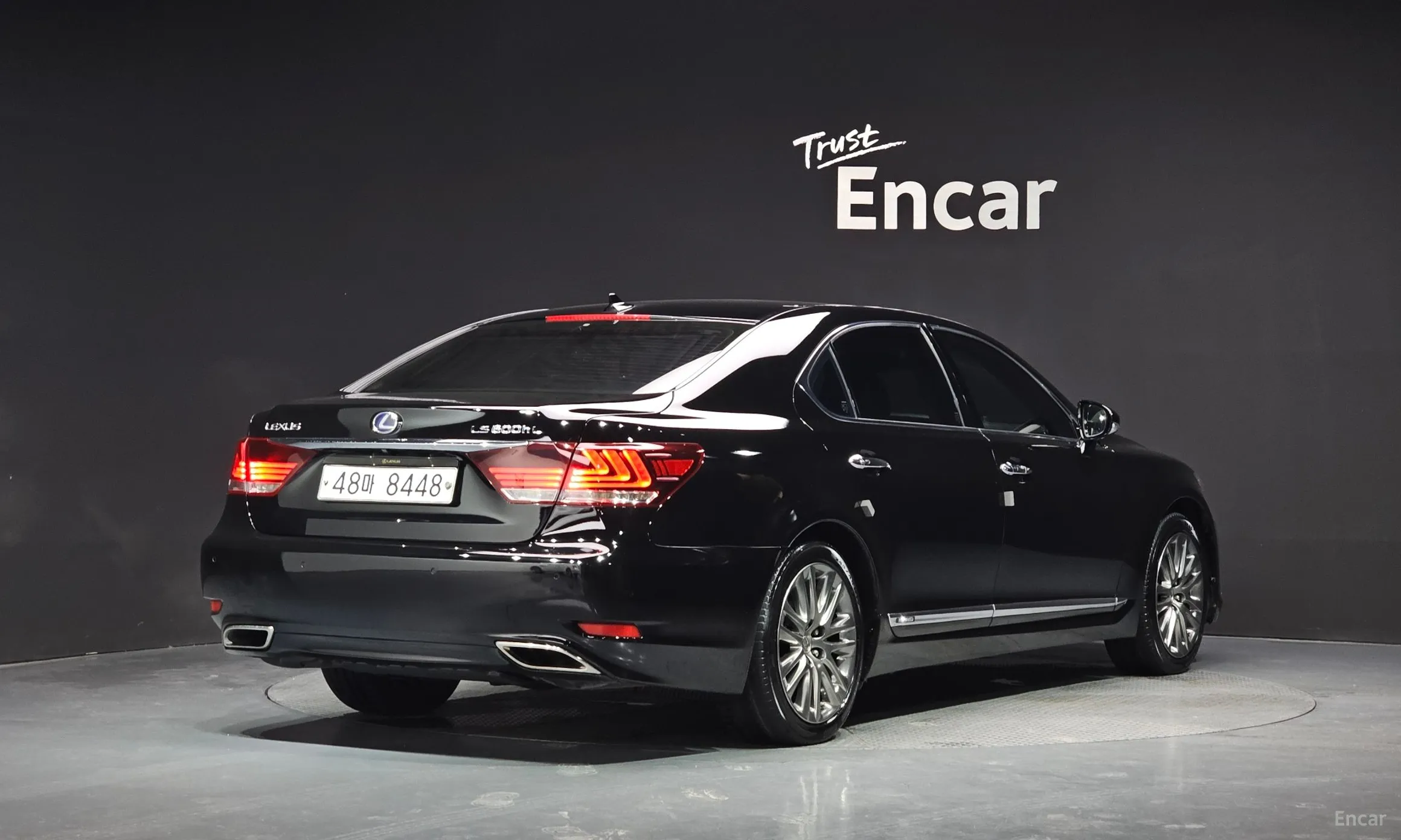 Lexus LS600hL