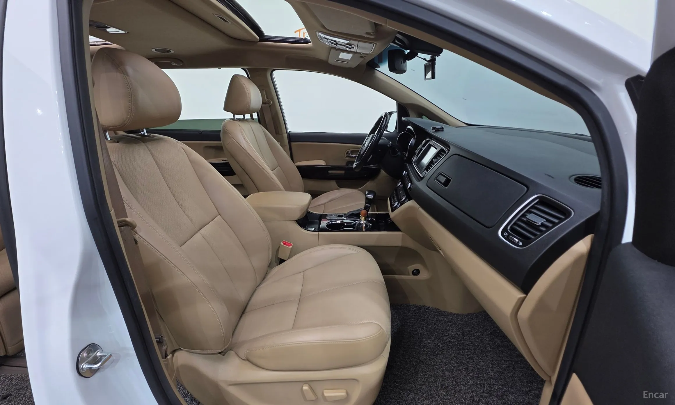 Kia Carnival превью 10