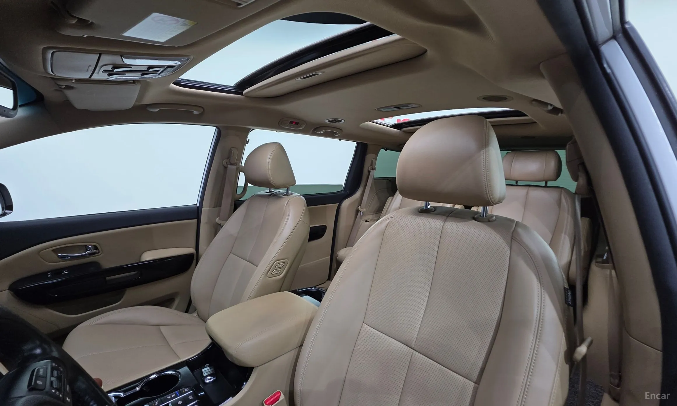 Kia Carnival превью 11