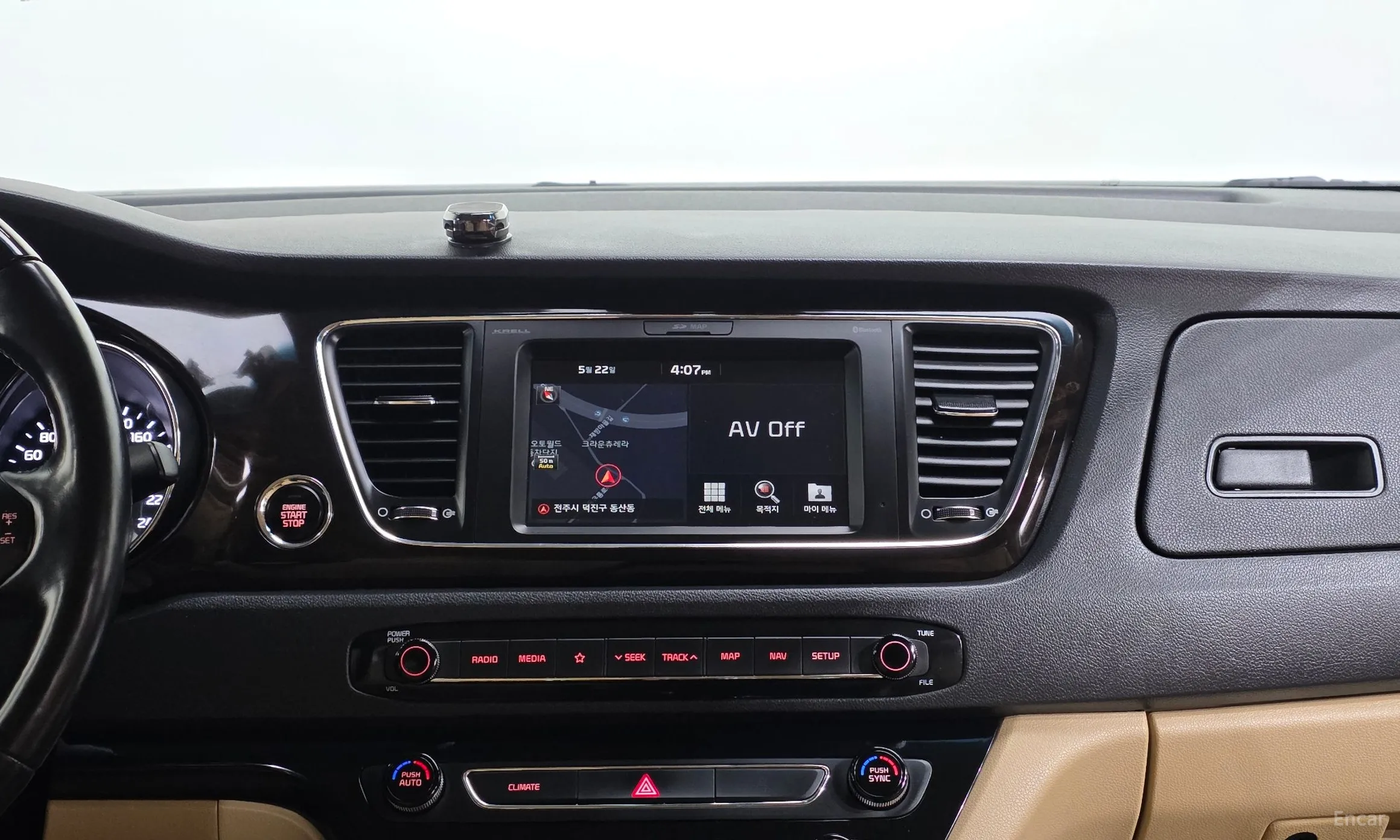 Kia Carnival превью 19