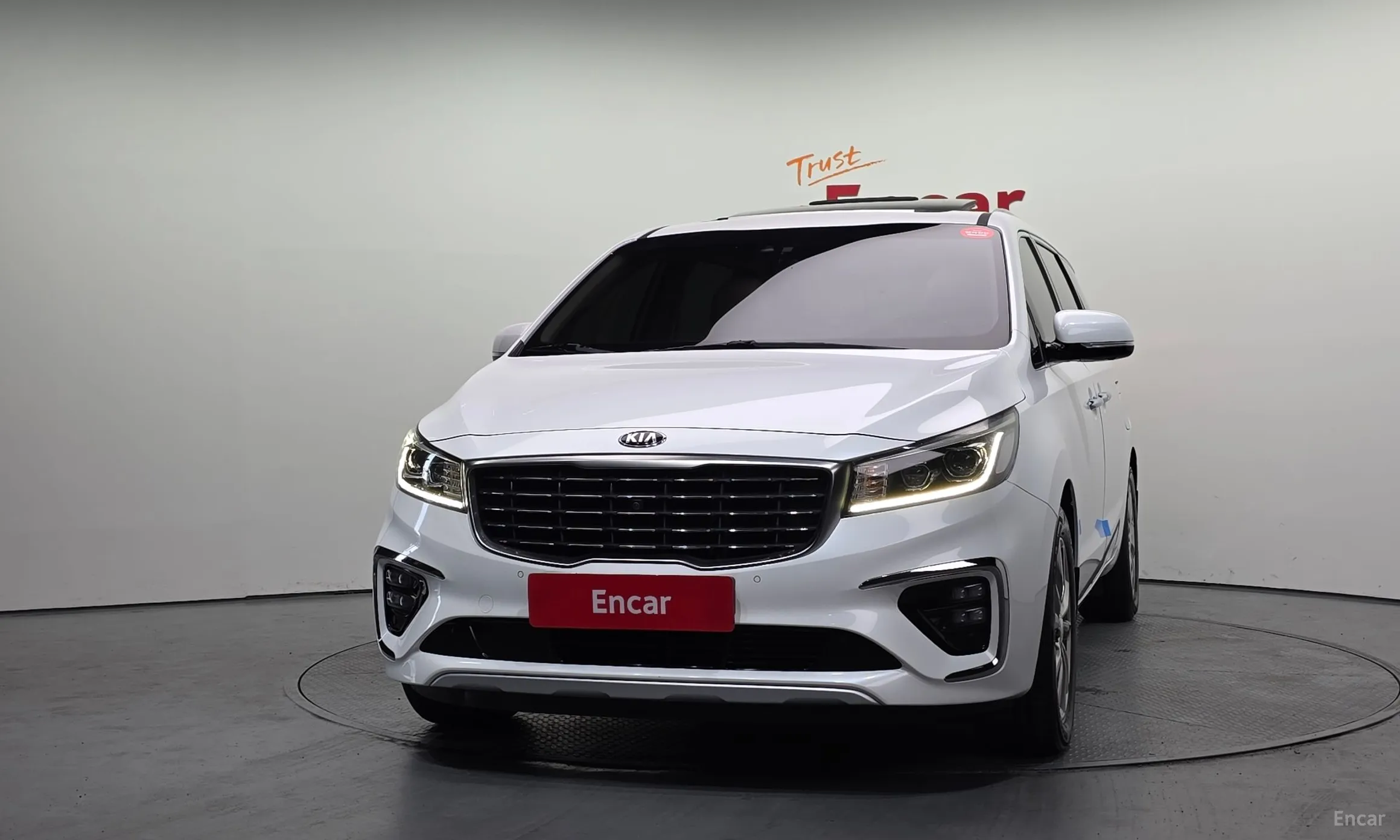 Kia Carnival превью 3