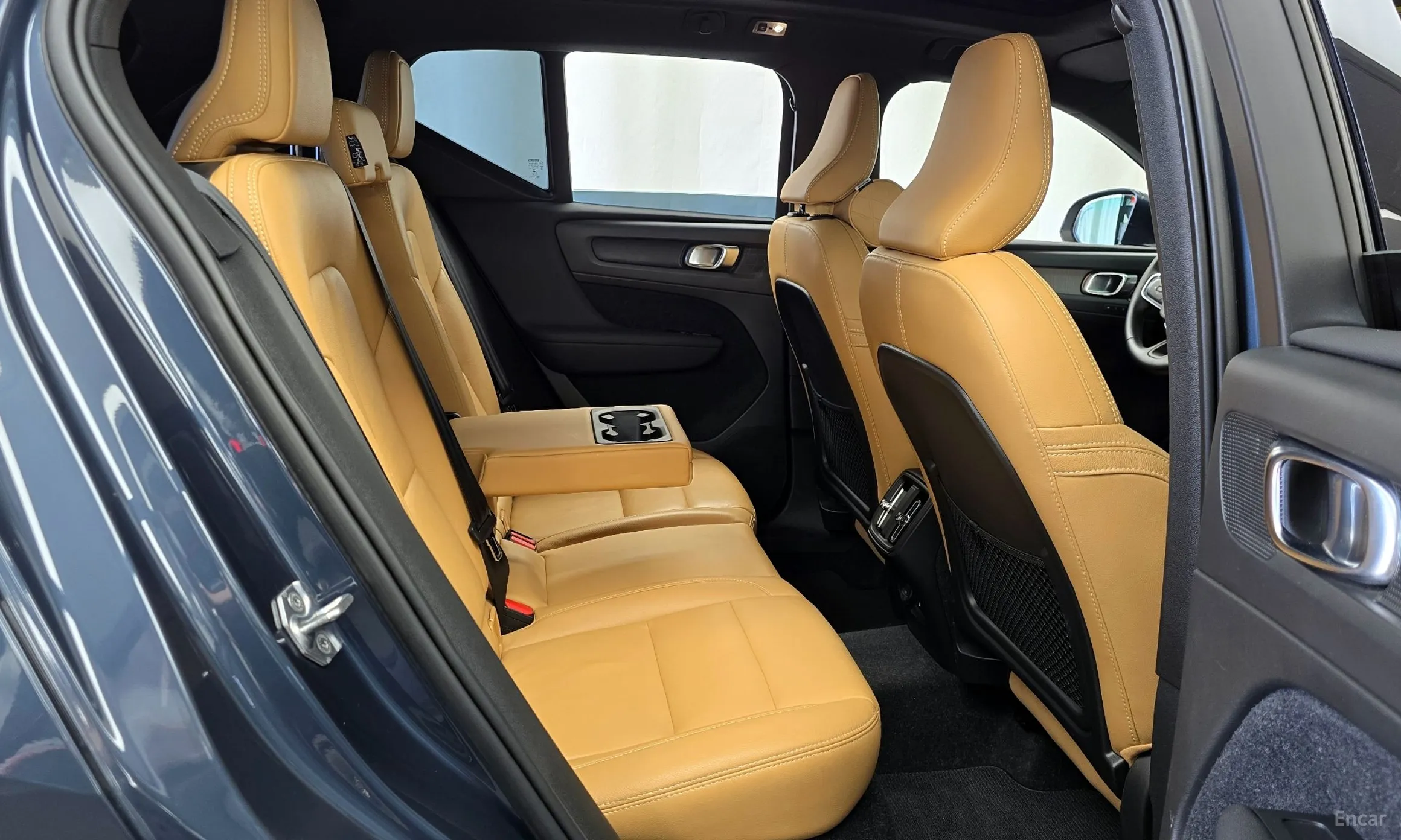 Volvo XC40 превью 12