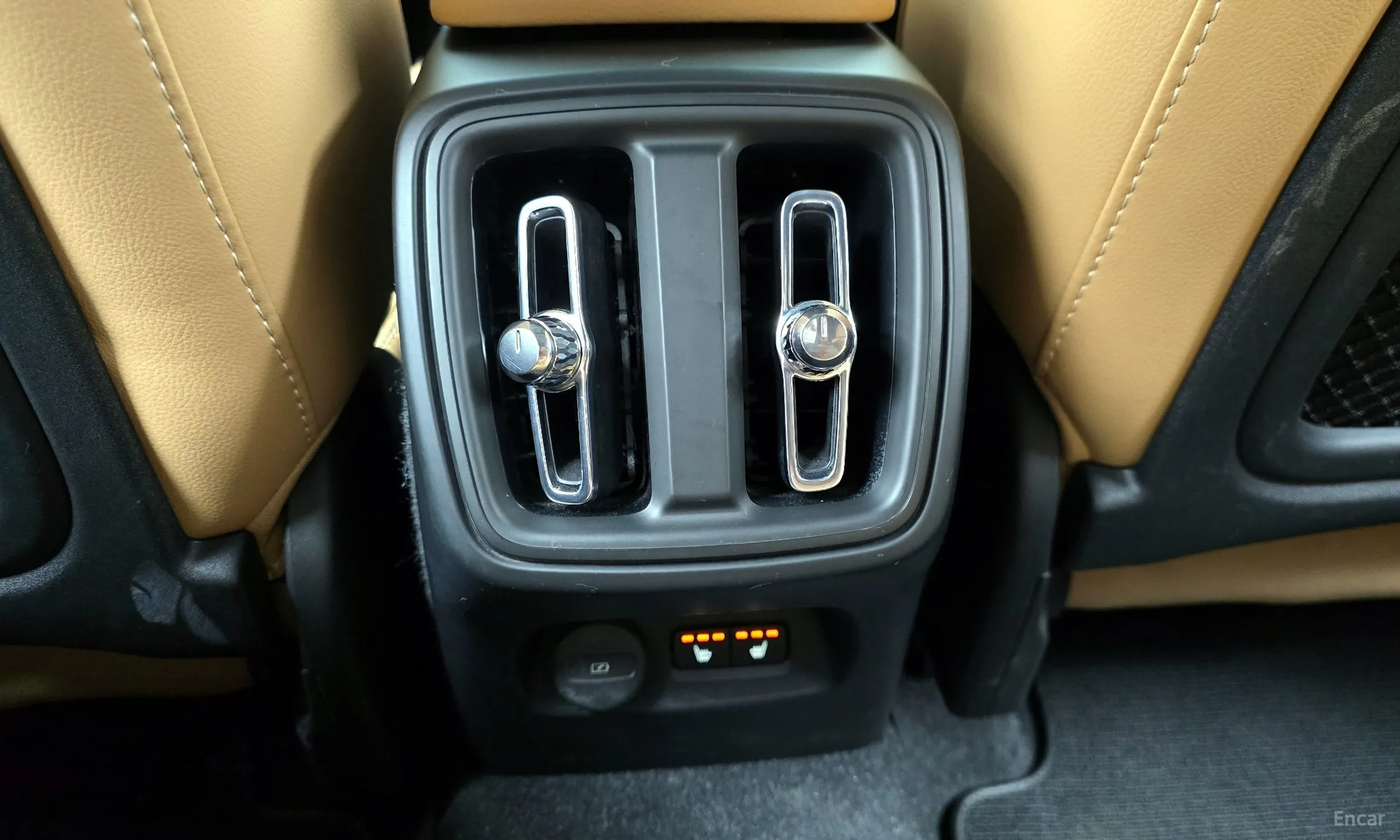 Volvo XC40 превью 19