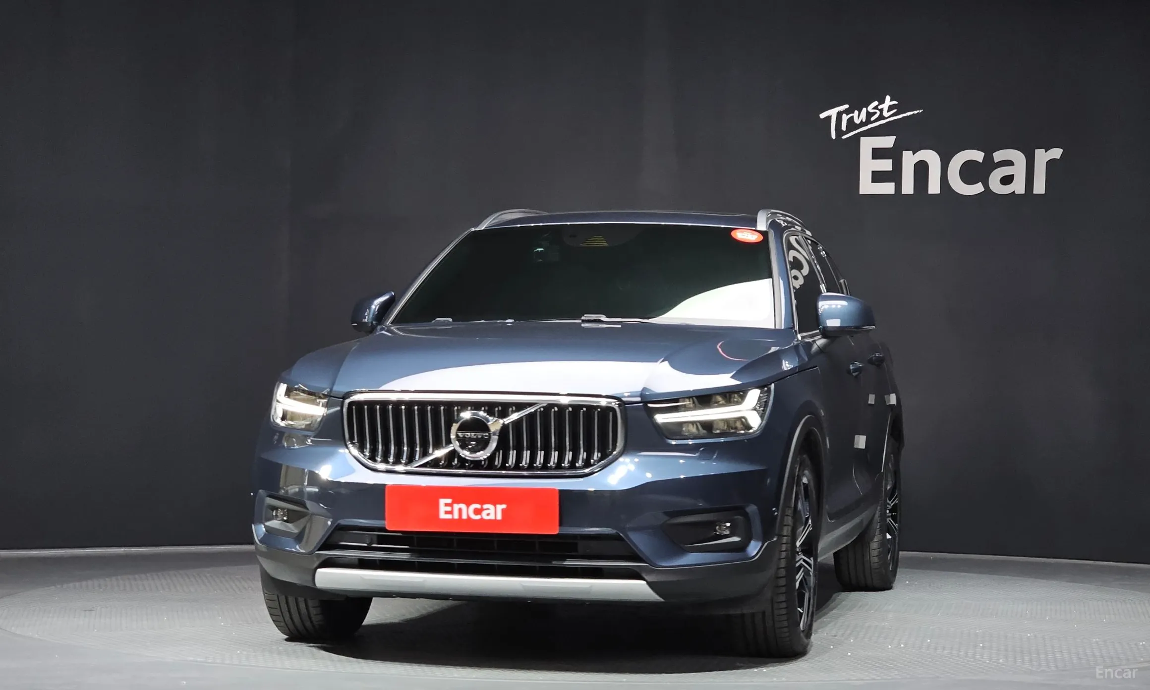 Volvo XC40 превью 3