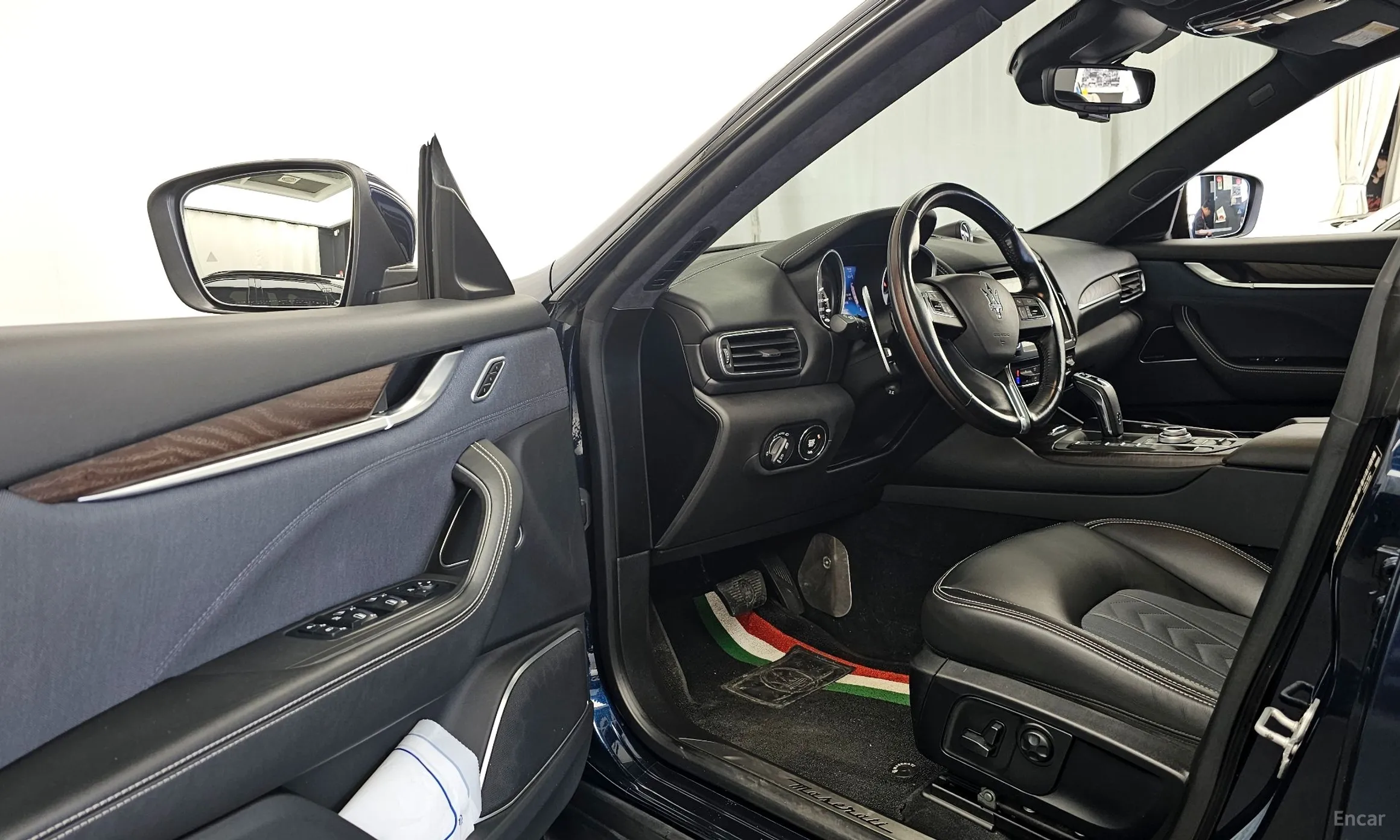 Maserati Levante превью 10