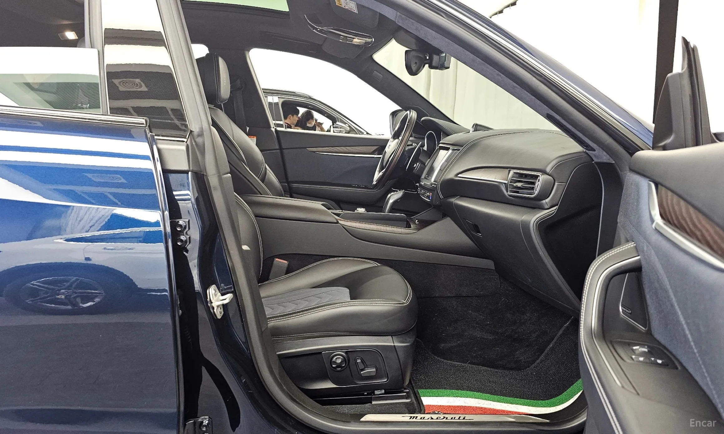 Maserati Levante превью 11