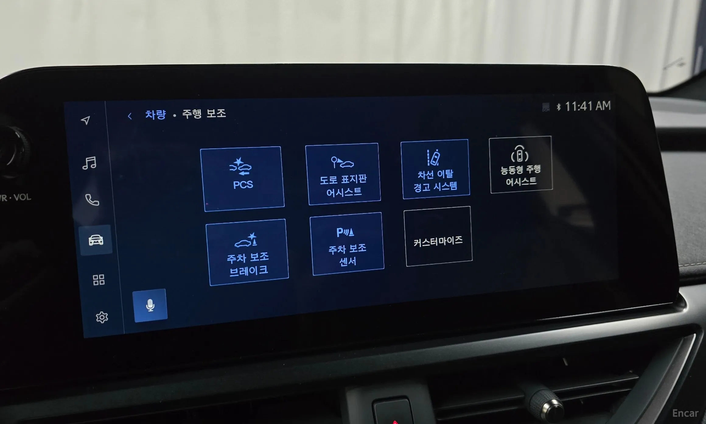 Lexus UX300h превью 15