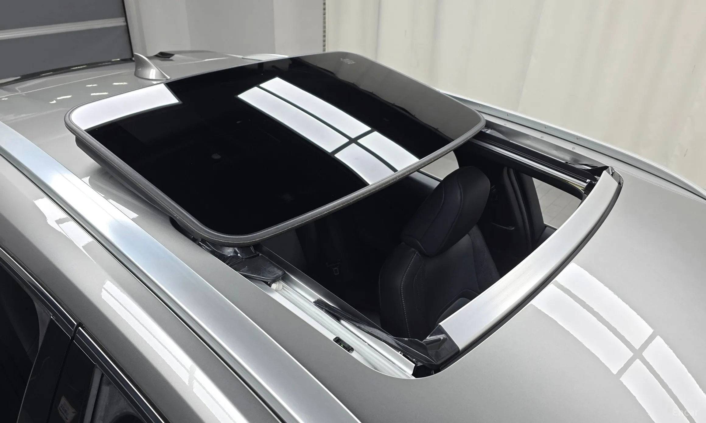 Lexus UX300h превью 16
