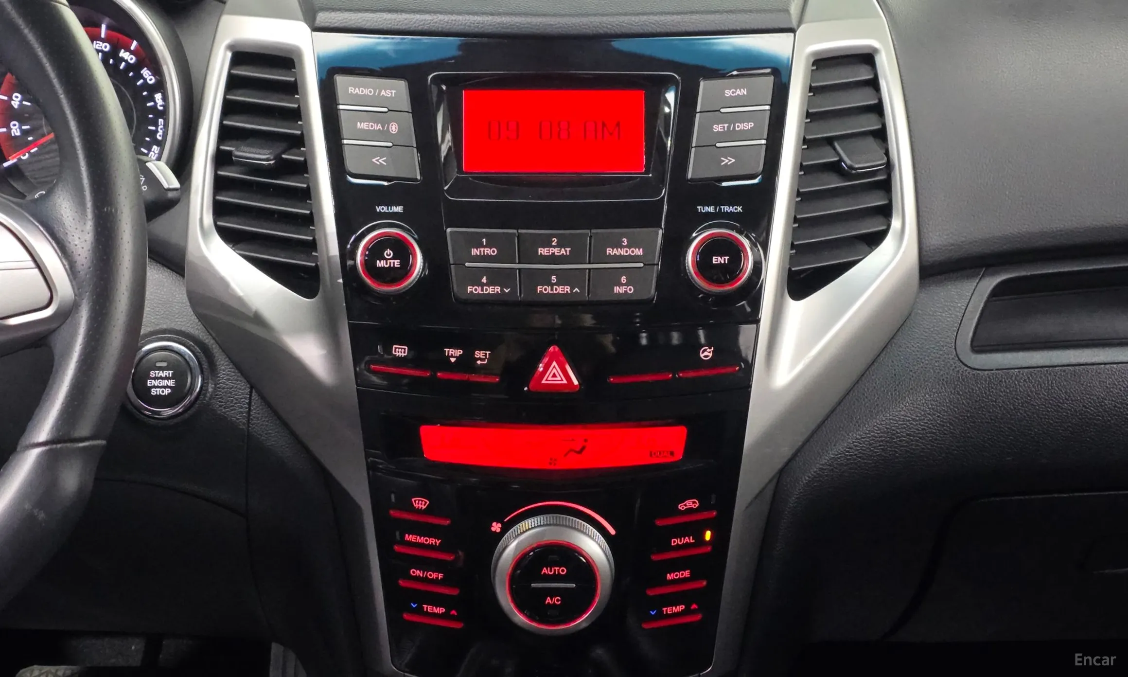 KG Mobility (SsangYong) Tivoli, Lazio превью 15
