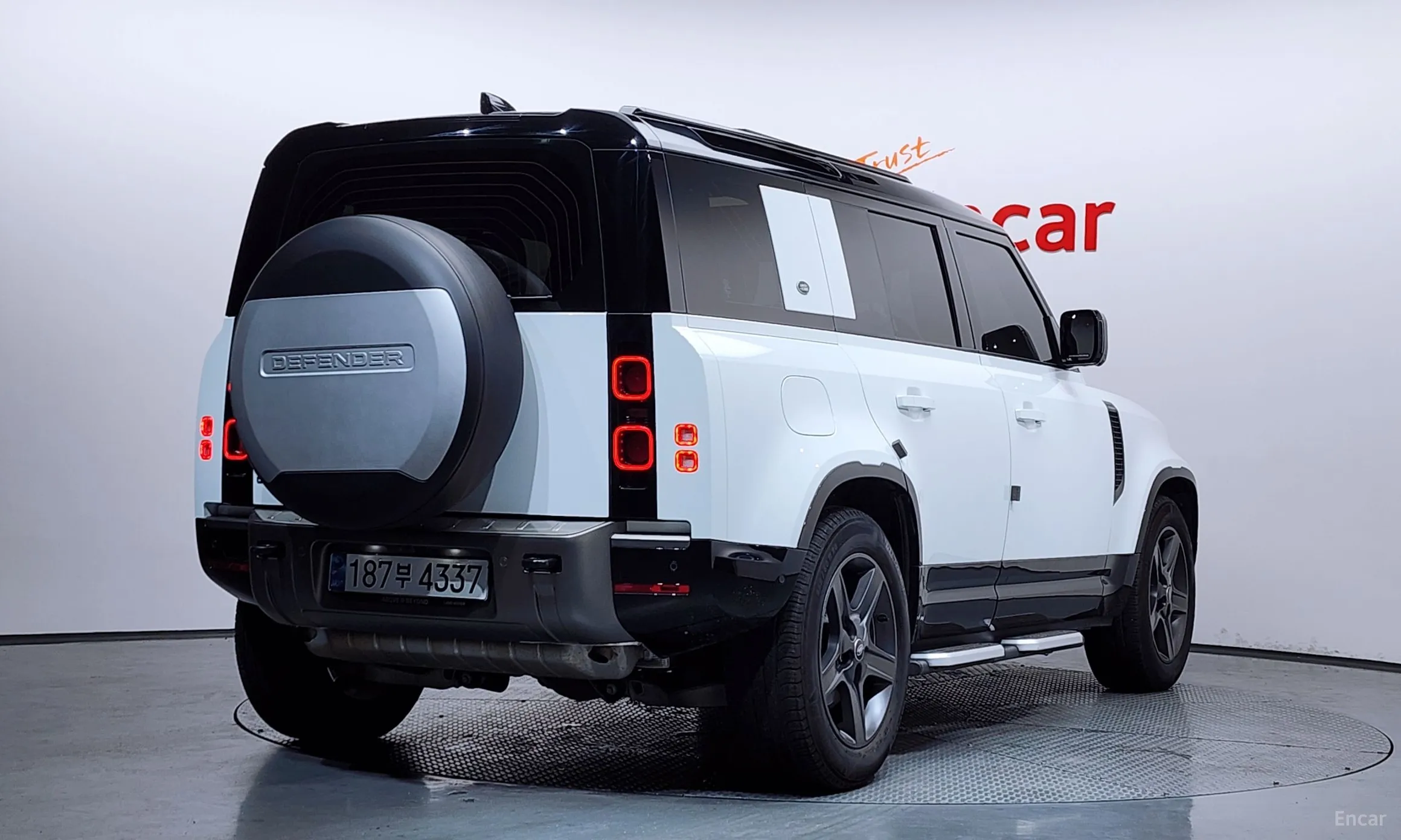Land Rover Defender (L663)