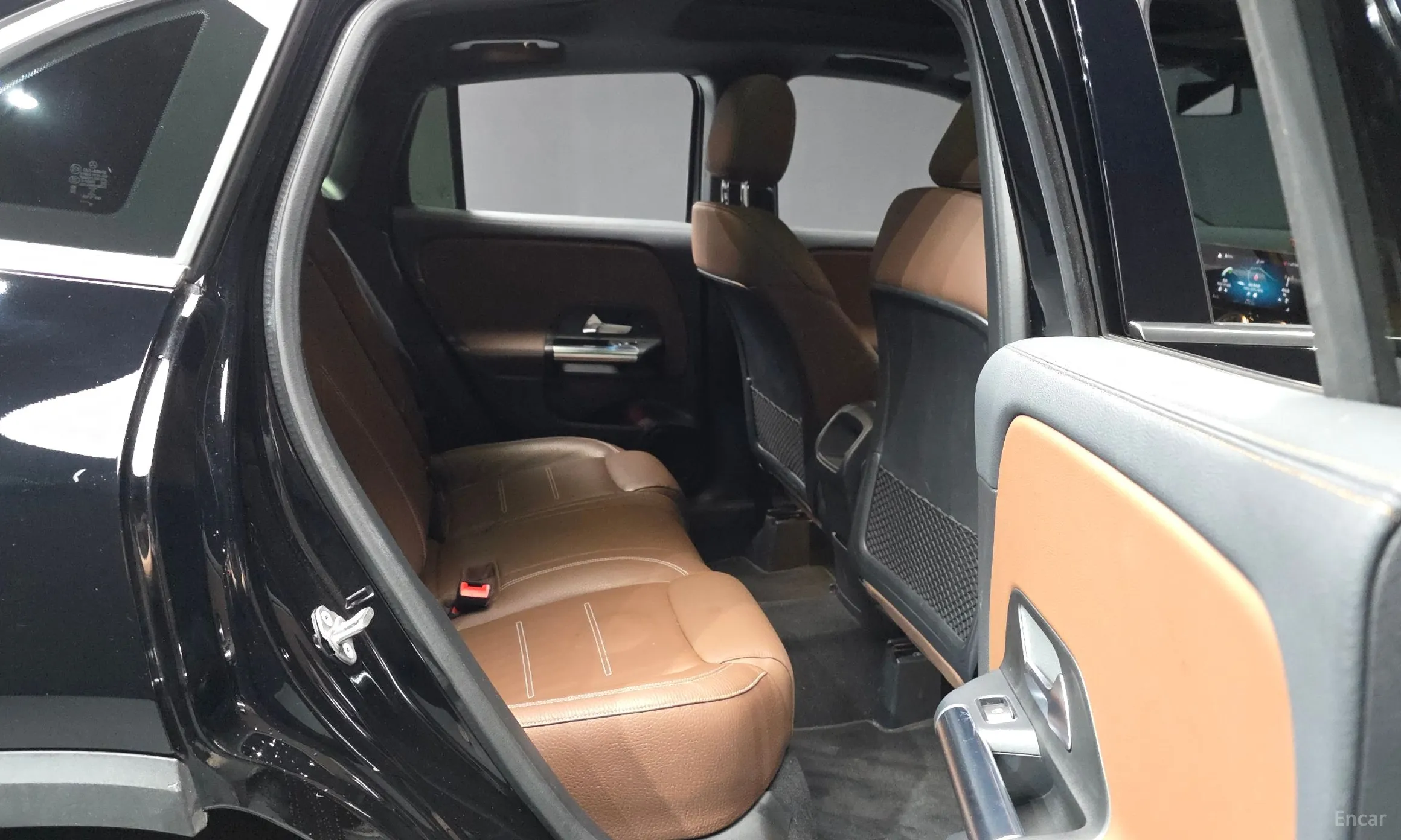Mercedes Benz GLA-Class H247 превью 12