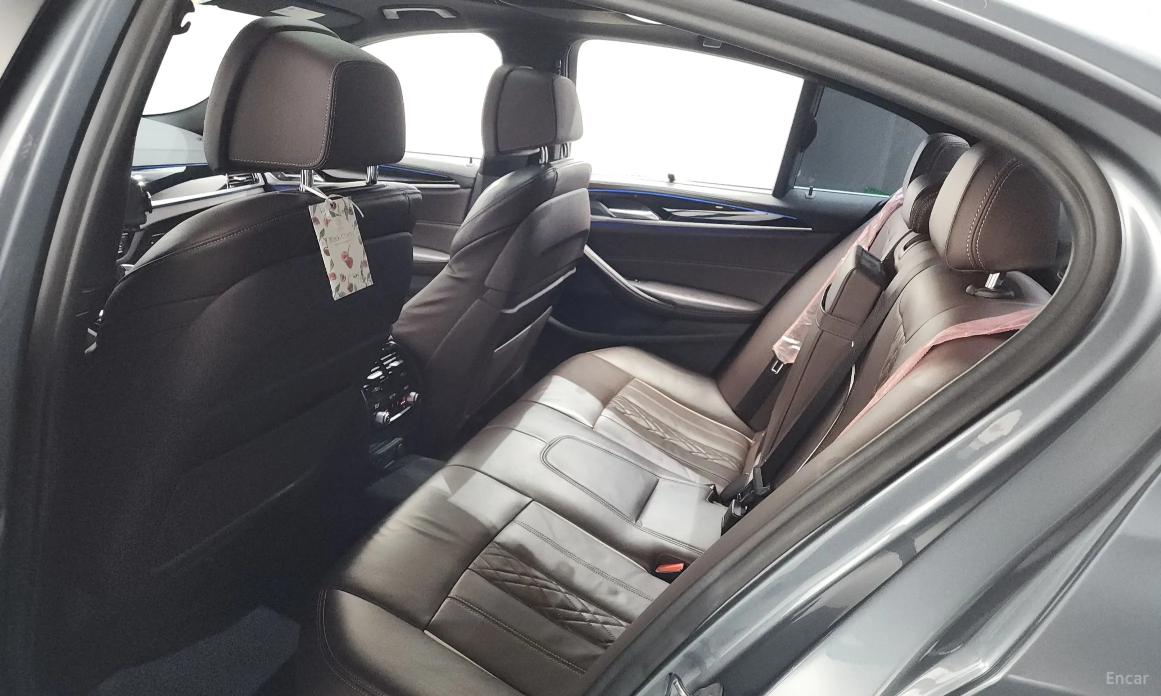 BMW 5 Series (G30) превью 20