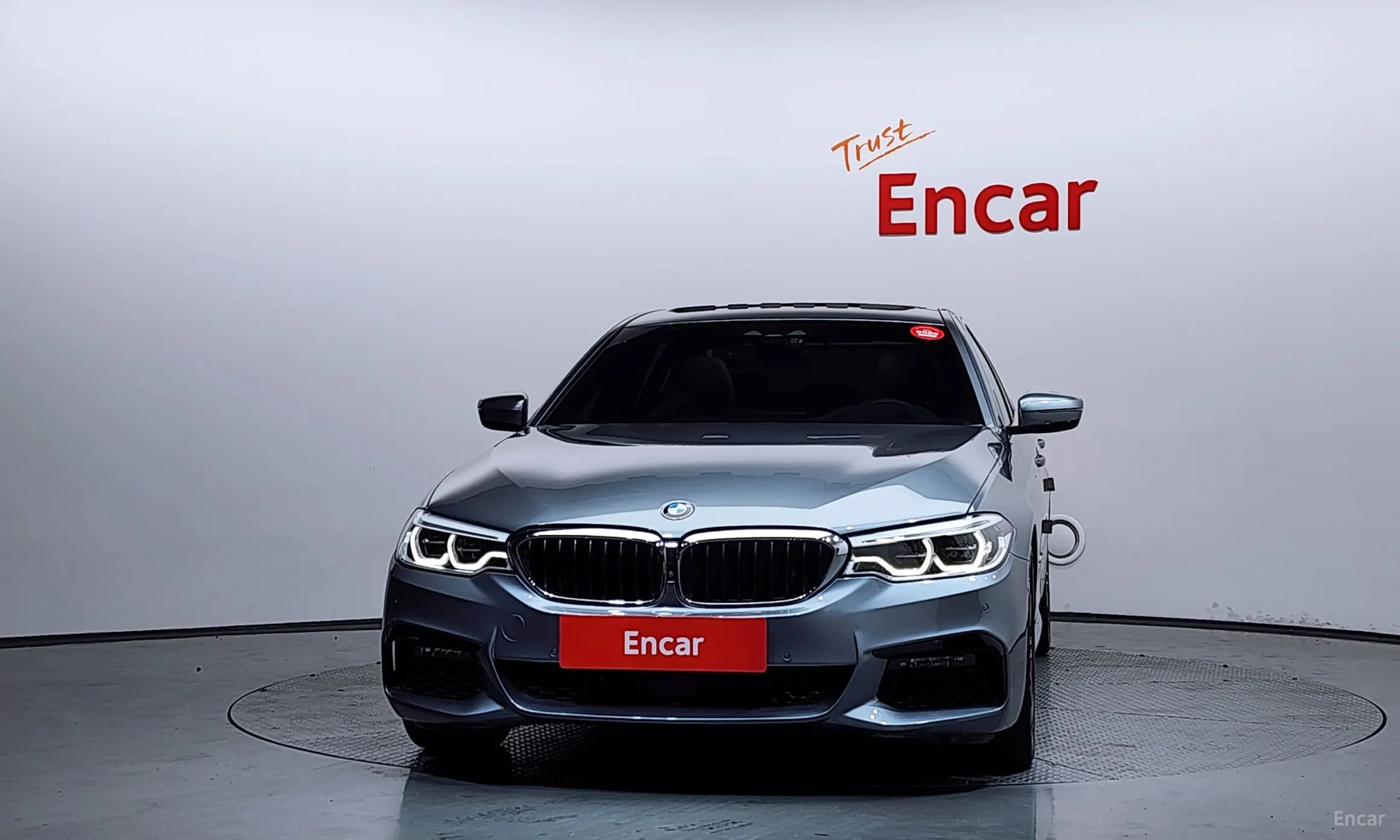 BMW 5 Series (G30) превью 3